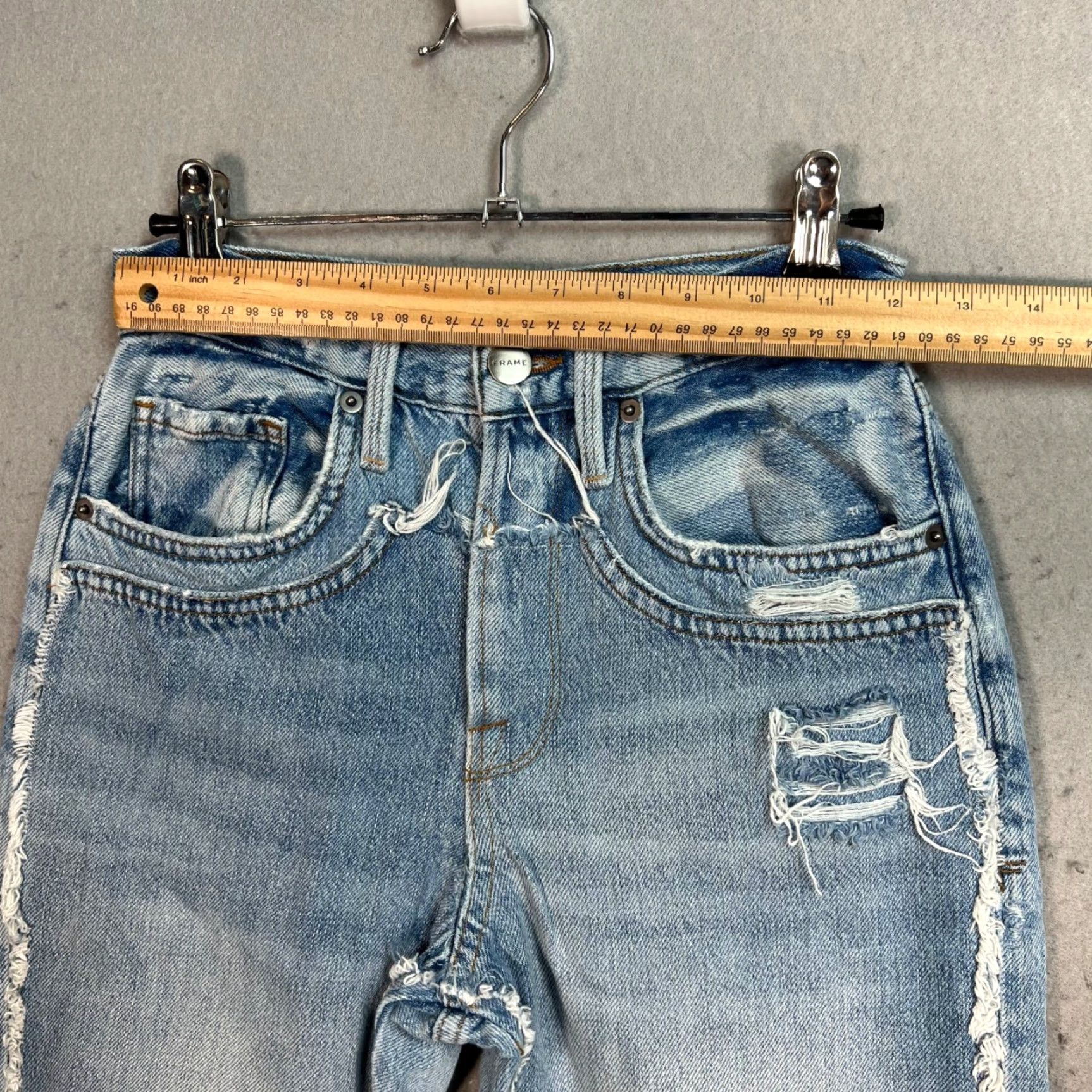 Frame VINTAGE FRAME Distressed Tapered Leg Jeans Size 24 Light Wash Denim Womens Size 42" / US 20 - 5 Thumbnail