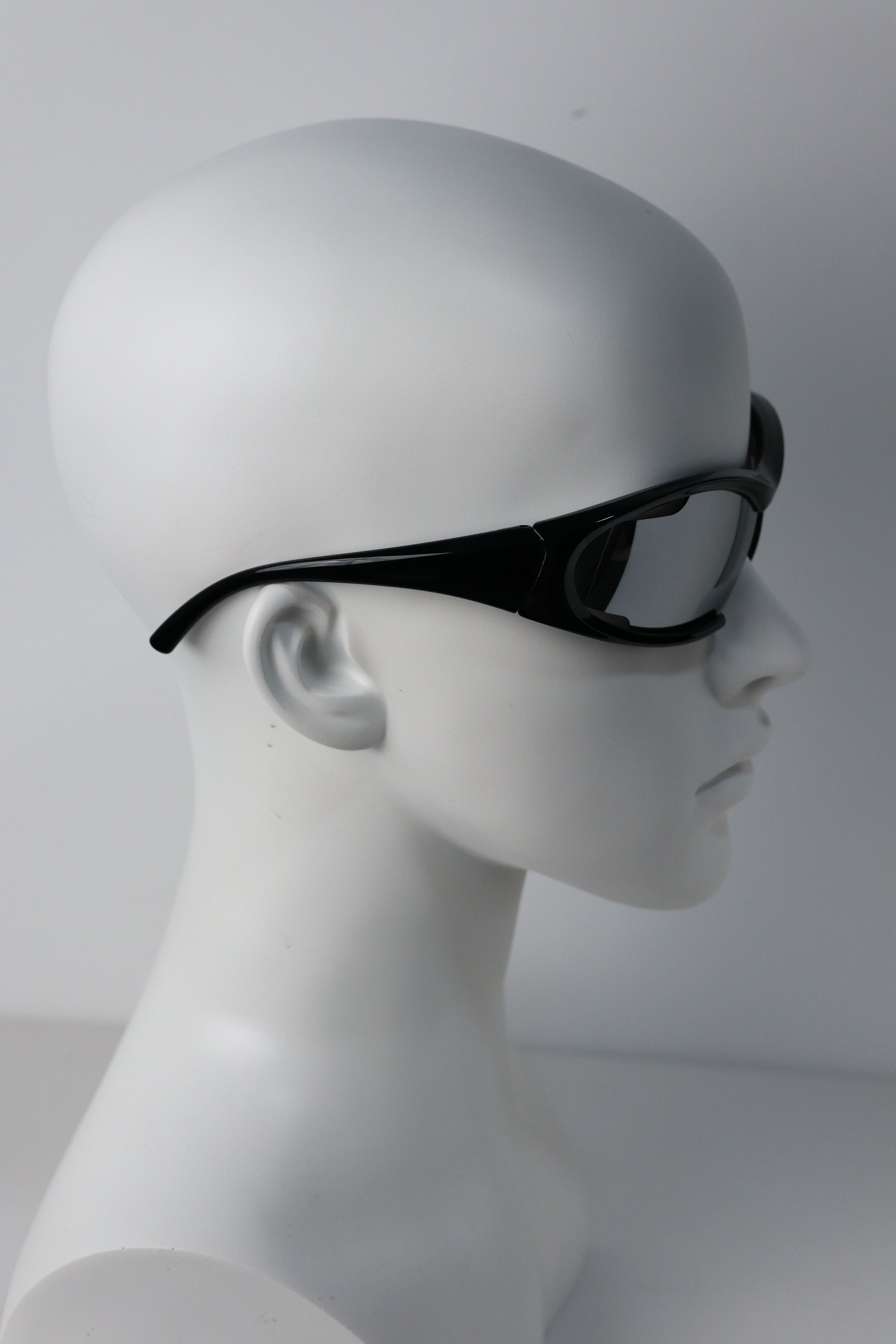 Japanese Brand Y2k Avant Garde Futuristic Black Sunglasses Unisex OS Size ONE SIZE - 7 Thumbnail