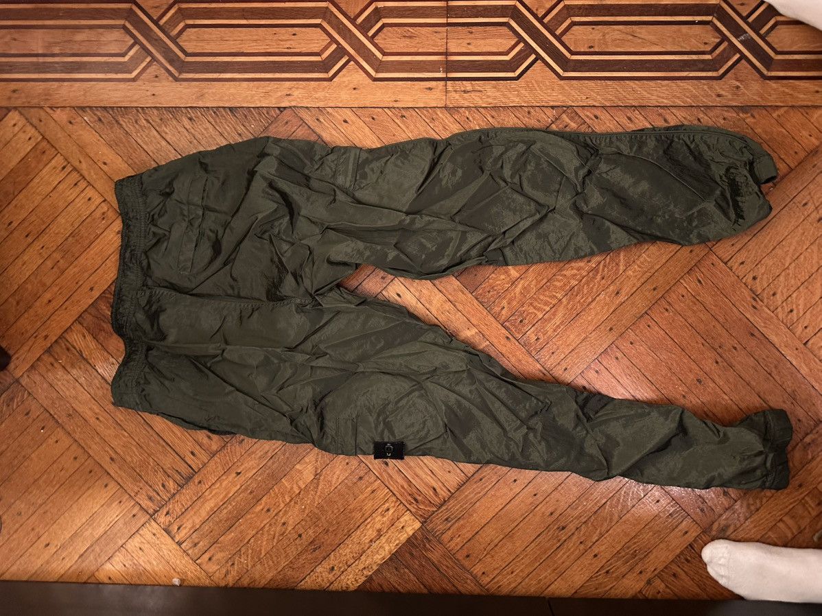 Stone Island Stone island reflective cargo pants Size US 33 - 6 Thumbnail