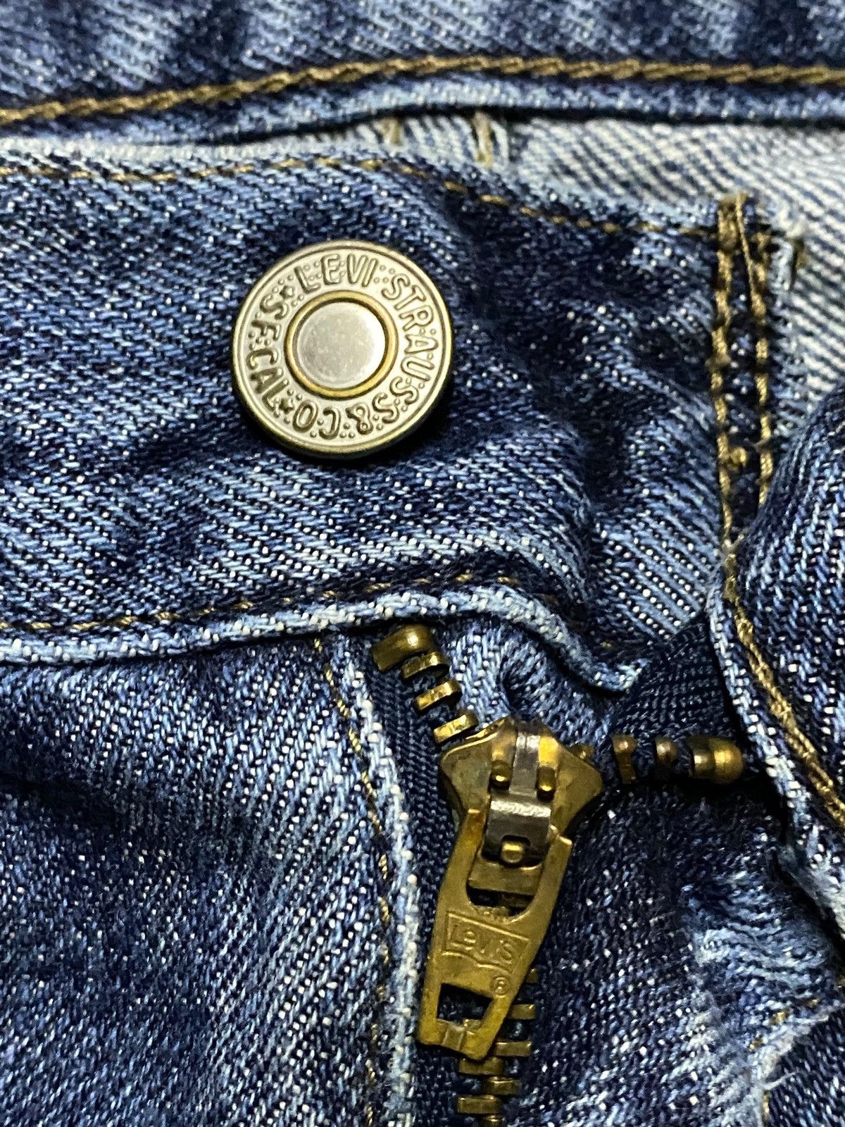 Levi's Vintage Clothing Vintage Levis 553 Mud Wash Distressed Loose Jeans Size US 32 / EU 48 - 8 Thumbnail