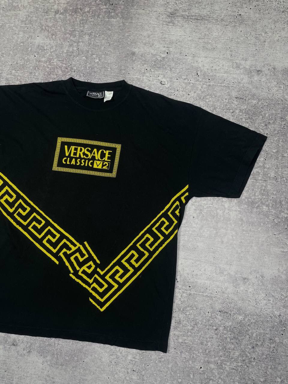 Versace Vintage Versace Classic V2 Logo Tee T-Shirt Y2K Size US L / EU 52-54 / 3 - 3 Thumbnail