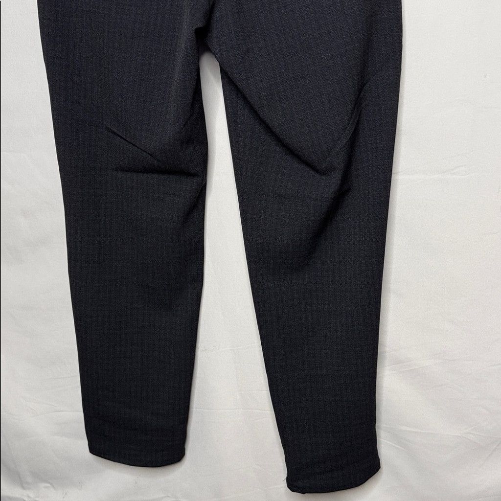 The Unbranded Brand NWOT Liverpool pinstripe straight leg career pants sz 4 (27) Size 27" / US 4 / IT 40 - 6 Thumbnail