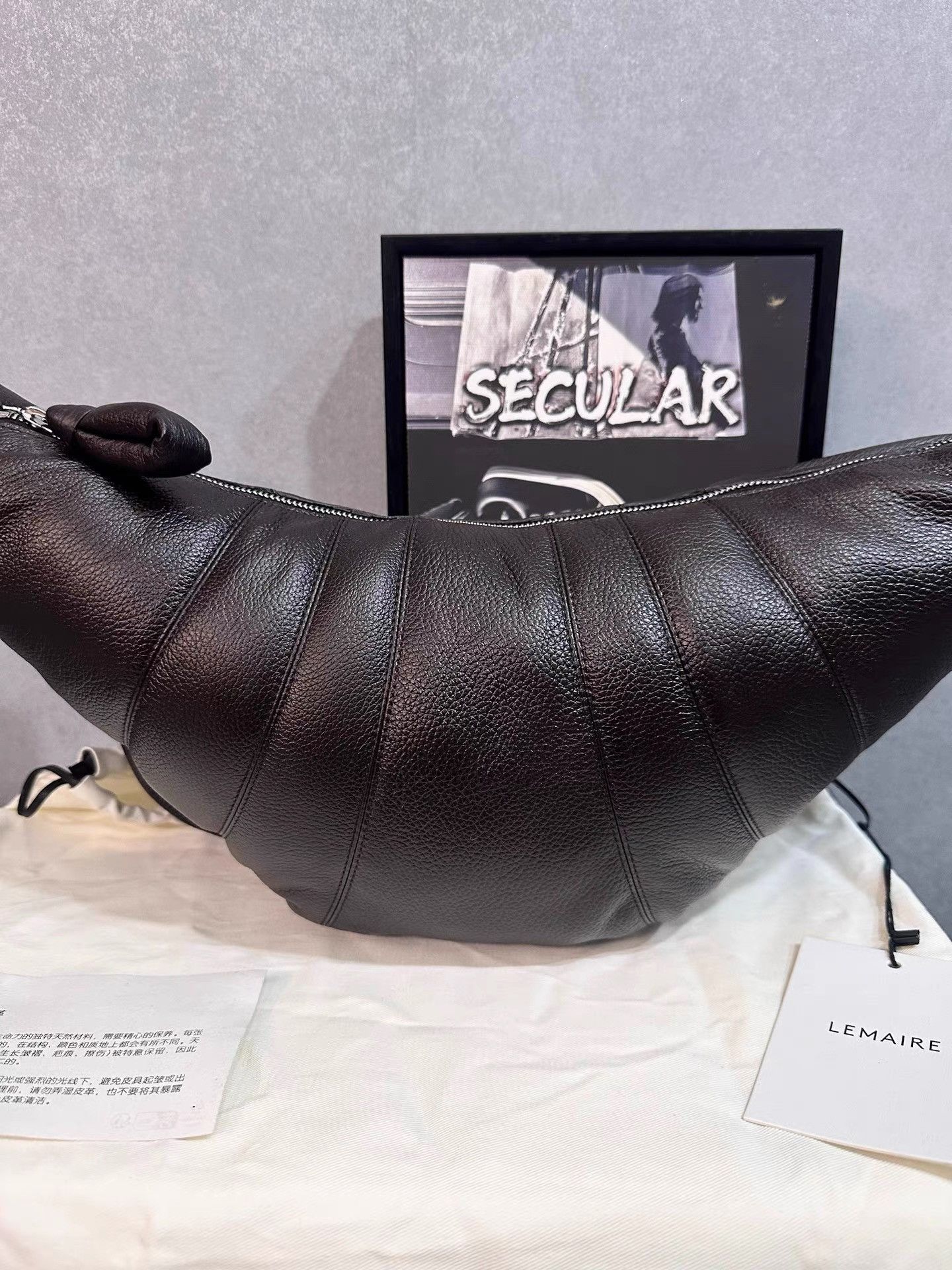 Lemaire Lemaire Medium Dark Chocolate Cowhide Croissant Bag K34 Size ONE SIZE - 8 Thumbnail