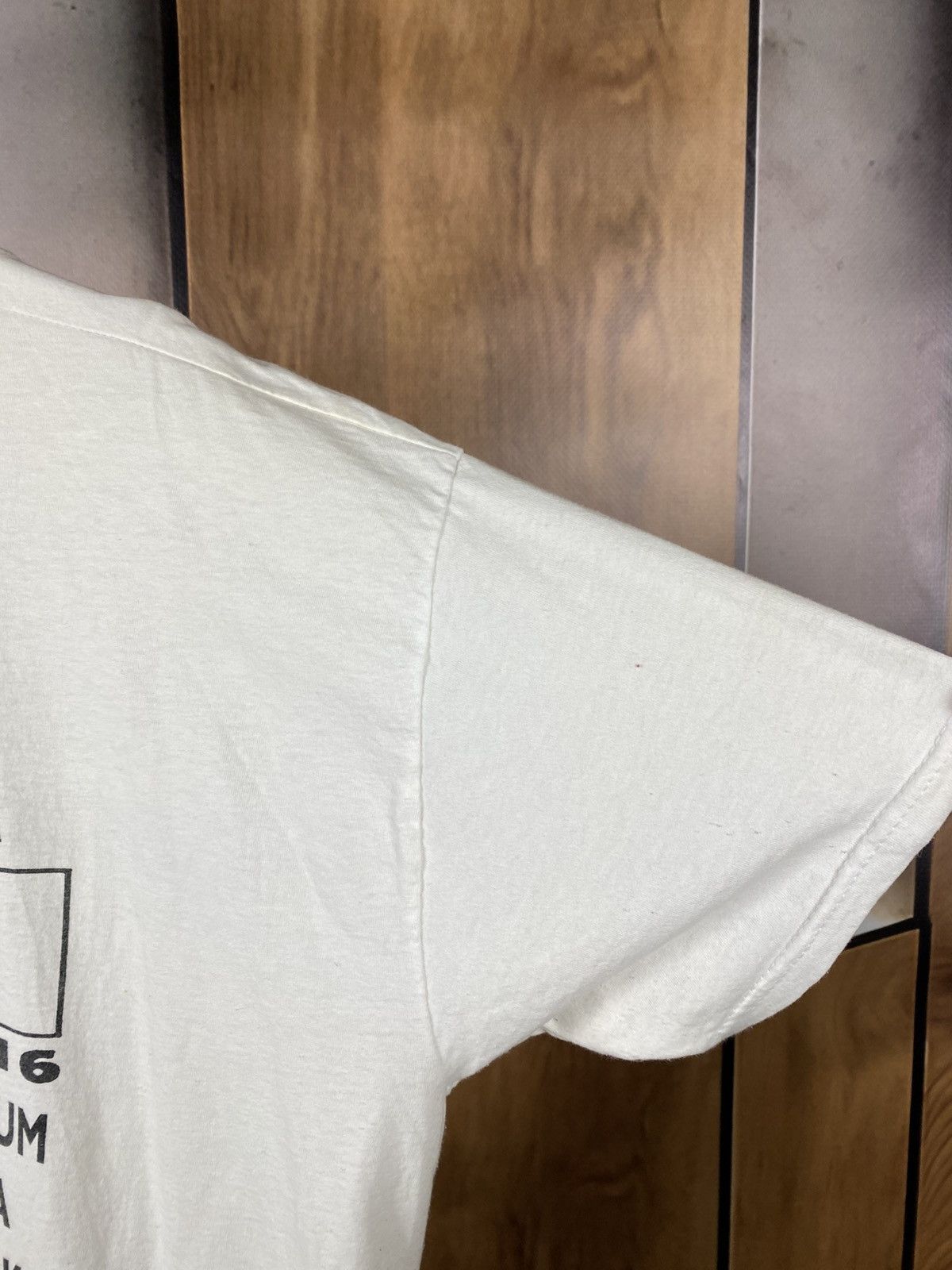Rihanna 🎙️Vintage T-Shirt 2016 Rihanna Anti World Tour Tee🎙️ Size US XL / EU 56 / 4 - 14 Thumbnail