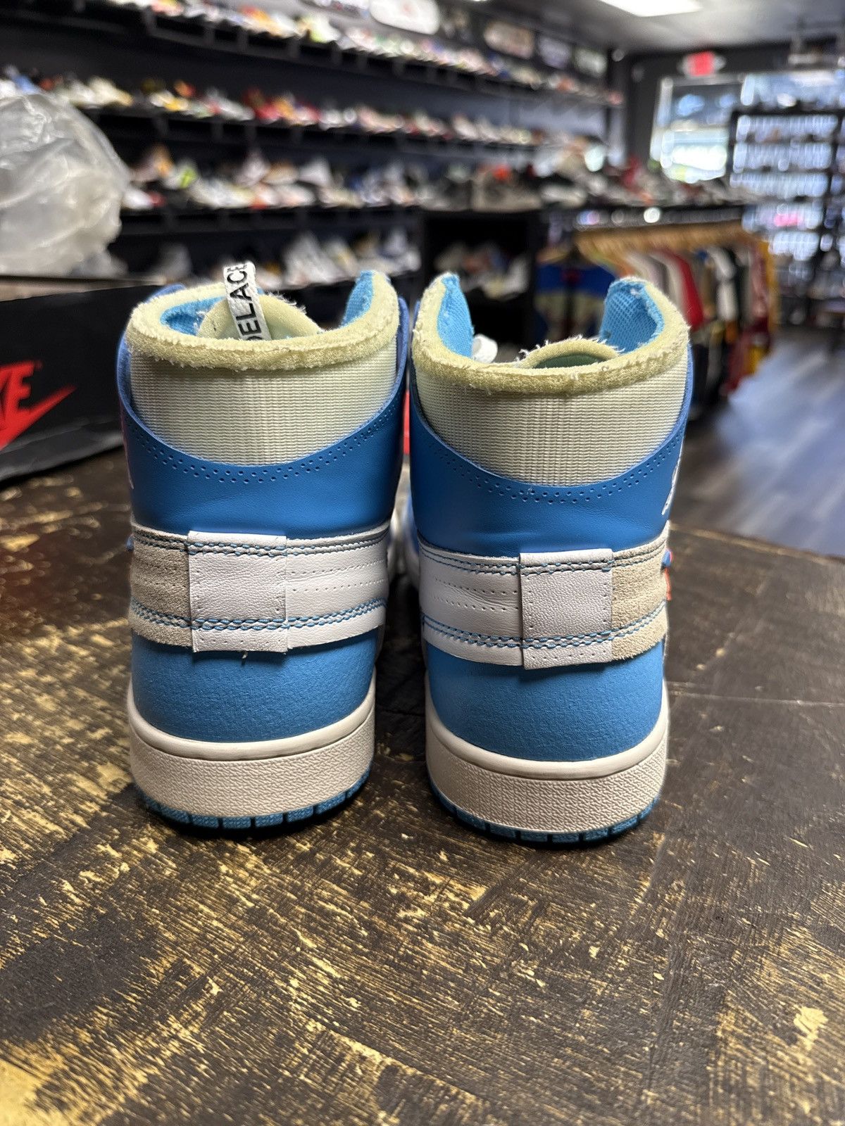 Jordan Brand × Off-White Air Jordan 1 x Off-White UNC Size 9.5 New Size US 9.5 / EU 42-43 - 10 Thumbnail