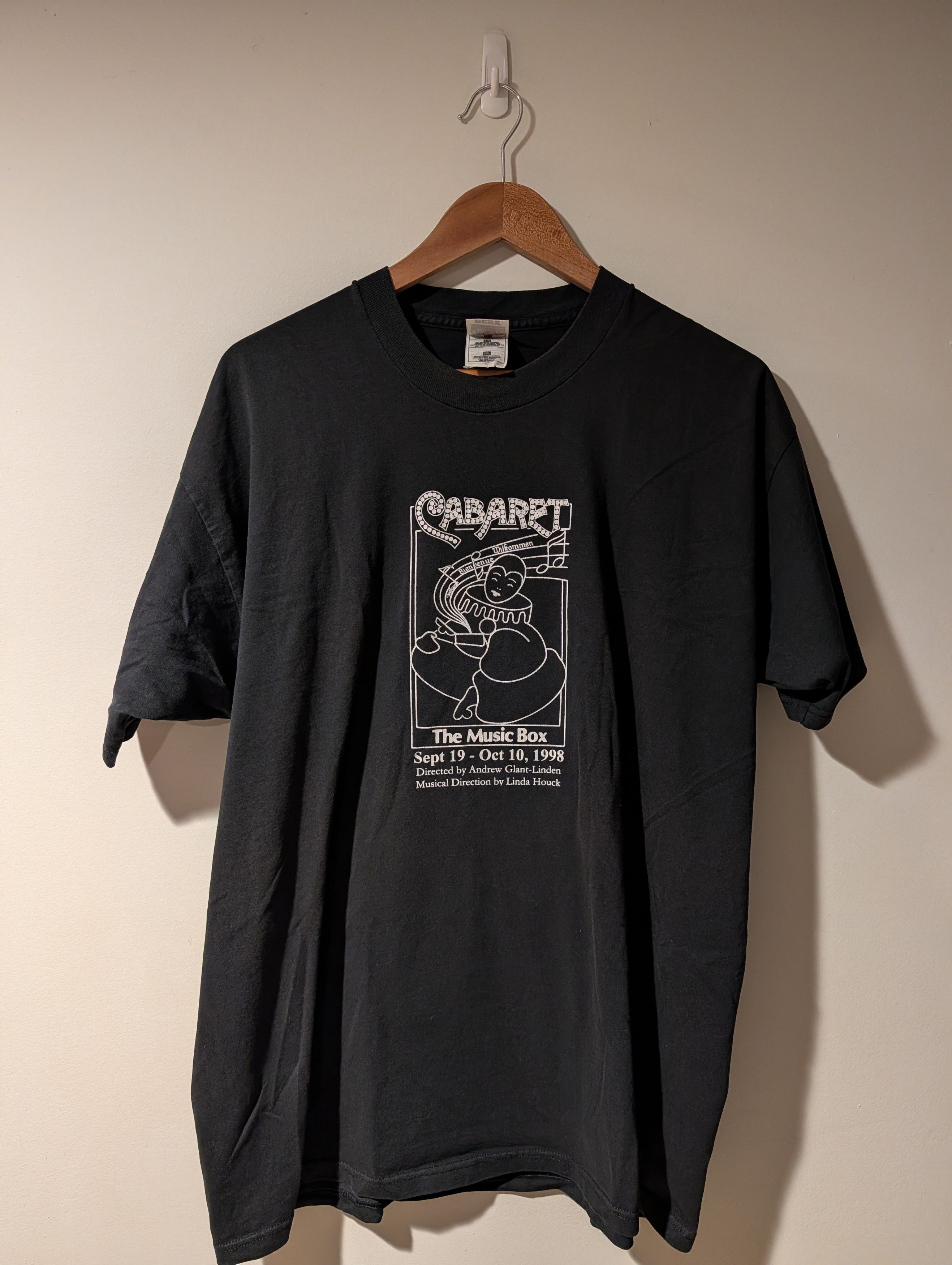 Fruit Of The Loom Vintage 1998 Cabaret Musical by Joe Masteroff T-Shirt Size US XXL / EU 58 / 5 - 1 Thumbnail