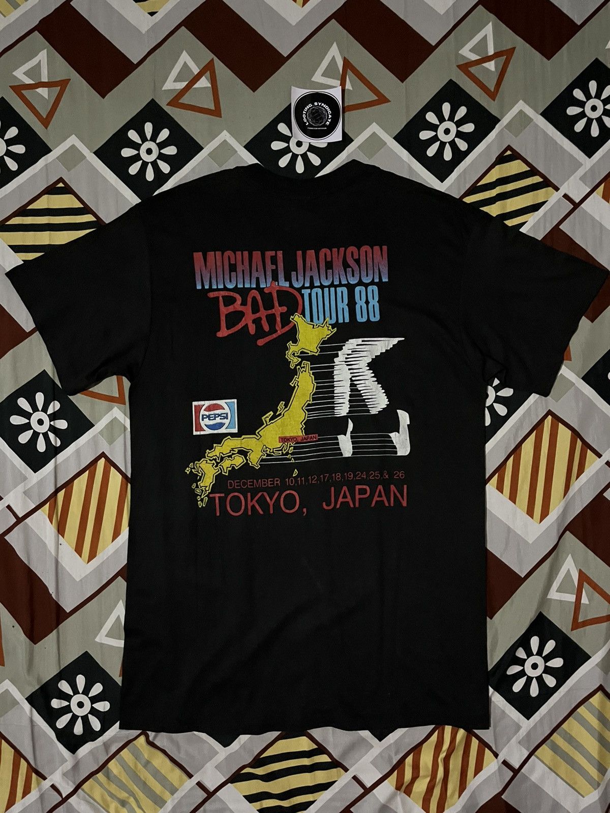 Michael Jackson × Vintage Vintage Michael Jackson Bad Tour 88 Tee Size US L / EU 52-54 / 3 - 4 Thumbnail