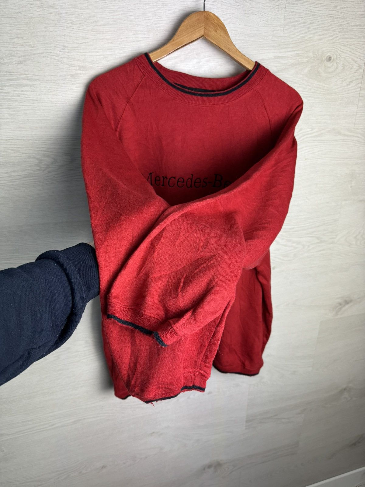 Vintage Mercedes-Benz Sweatshirt Classic Red Oversized Size US L / EU 52-54 / 3 - 7 Thumbnail