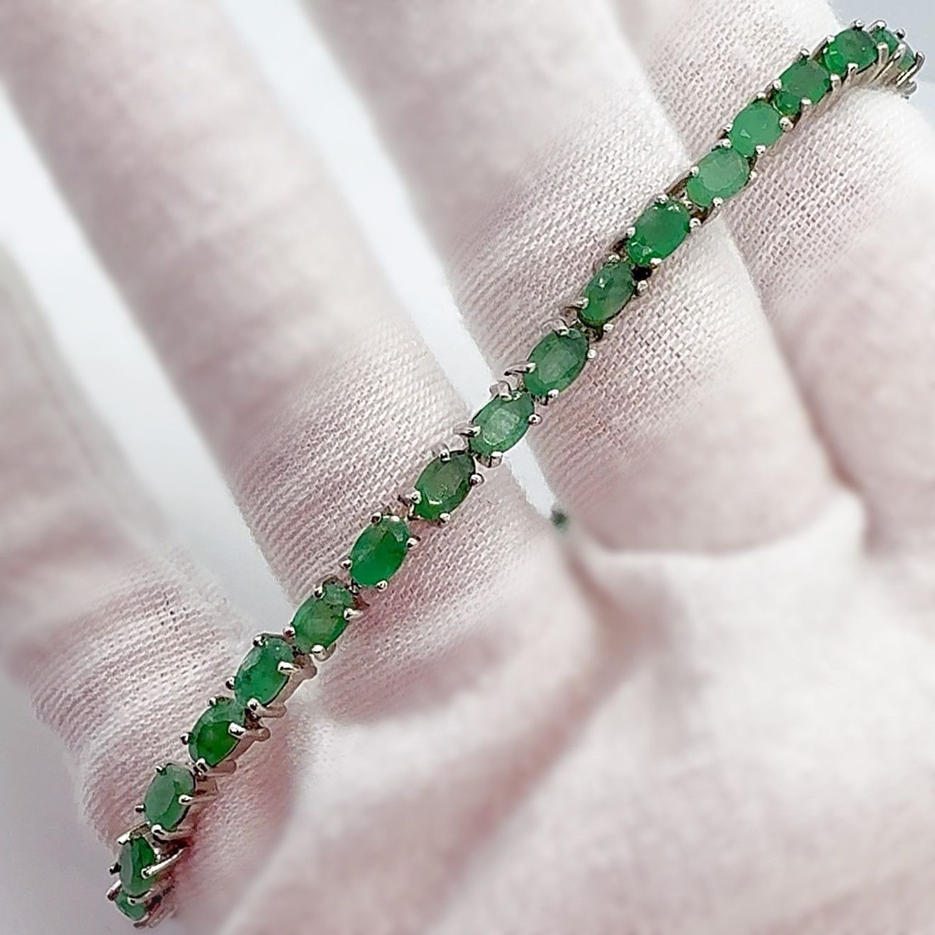Nordstrom 14k White Gold over Silver Green Emerald Jadeite Bracelet! Size ONE SIZE - 4 Thumbnail