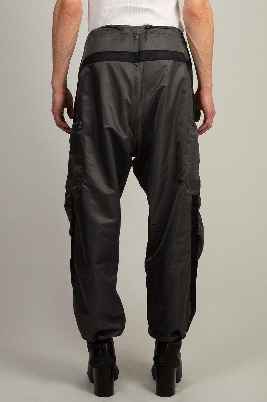 Random Identities NEW RANDOM IDENTITIES BERLIN BAGGIES CARGOS GREY NY-06A M Size US 32 / EU 48 - 13 Thumbnail