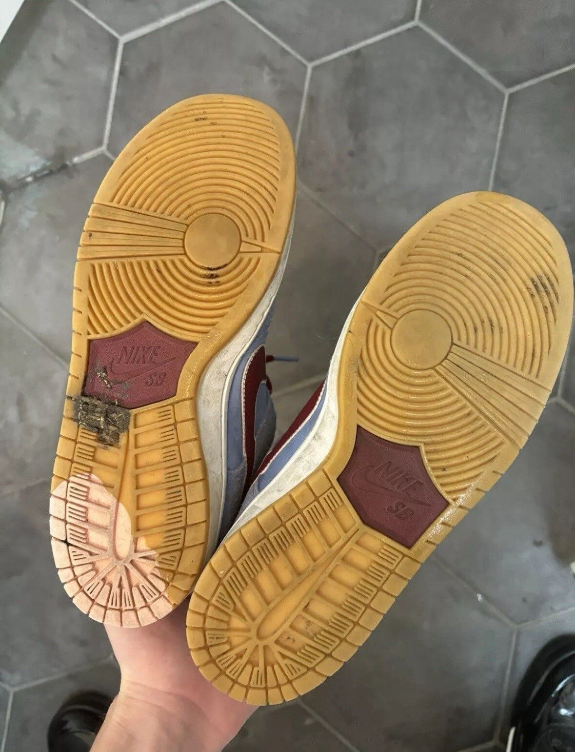 Nike Nike SB Dunk Low Premium Philadelphia Phillies Size US 7 / EU 40 - 4 Thumbnail