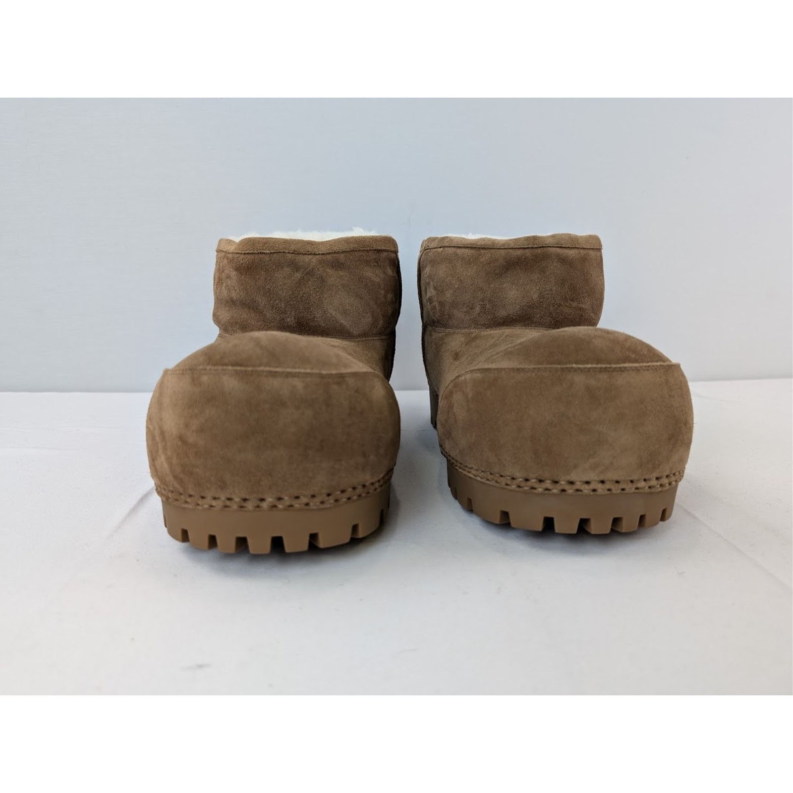 Balenciaga o1rshd1 Q: 2 / DUP / Alaska Fur Bootie in Brown/White Size US 8 / EU 41 - 8 Thumbnail