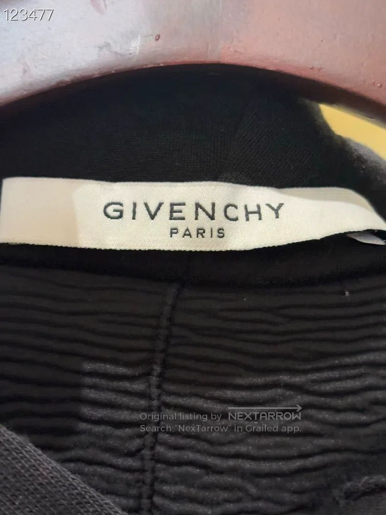 Givenchy Givenchy Large Distressed Hoodie Sweatshirt Size US S / EU 44-46 / 1 - 3 Thumbnail