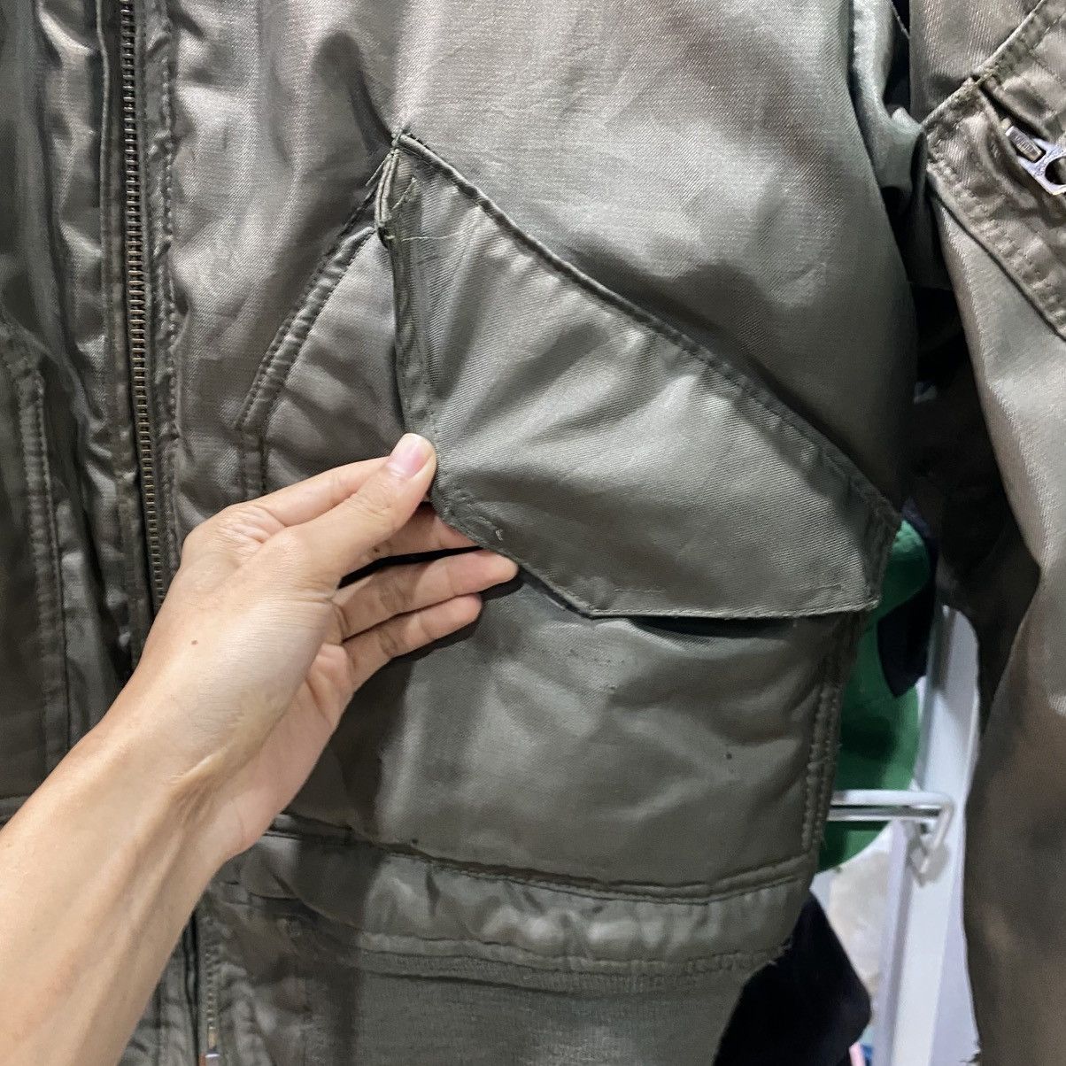Vintage Vintage 98th Bomb Wing 34th Bomb Squadron Bomber Jacket RARE Size US M / EU 48-50 / 2 - 13 Thumbnail