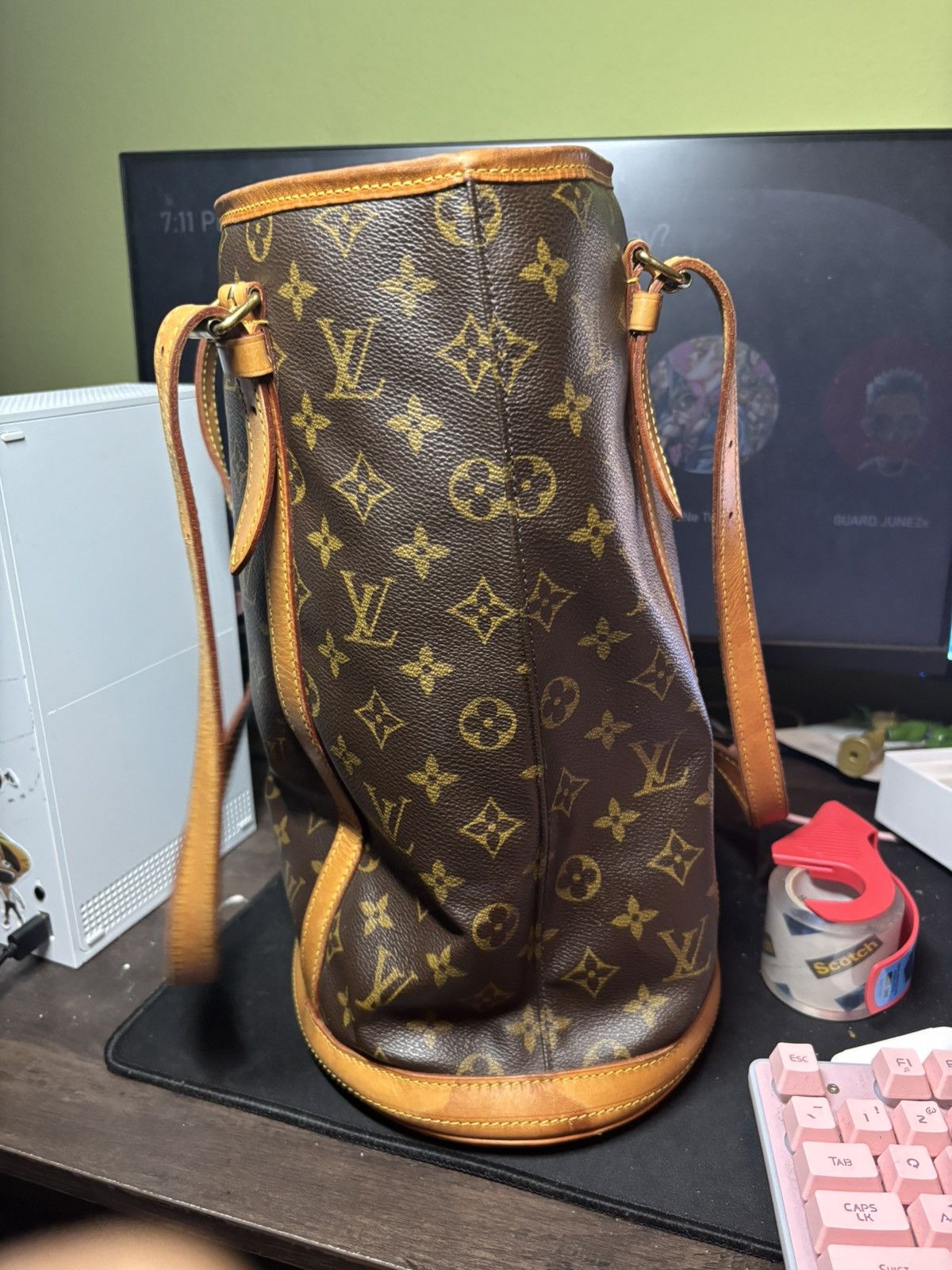 Louis Vuitton Authentic Lois Vuitton Bucket PM Shoulder Bag Monogram Size ONE SIZE - 5 Thumbnail