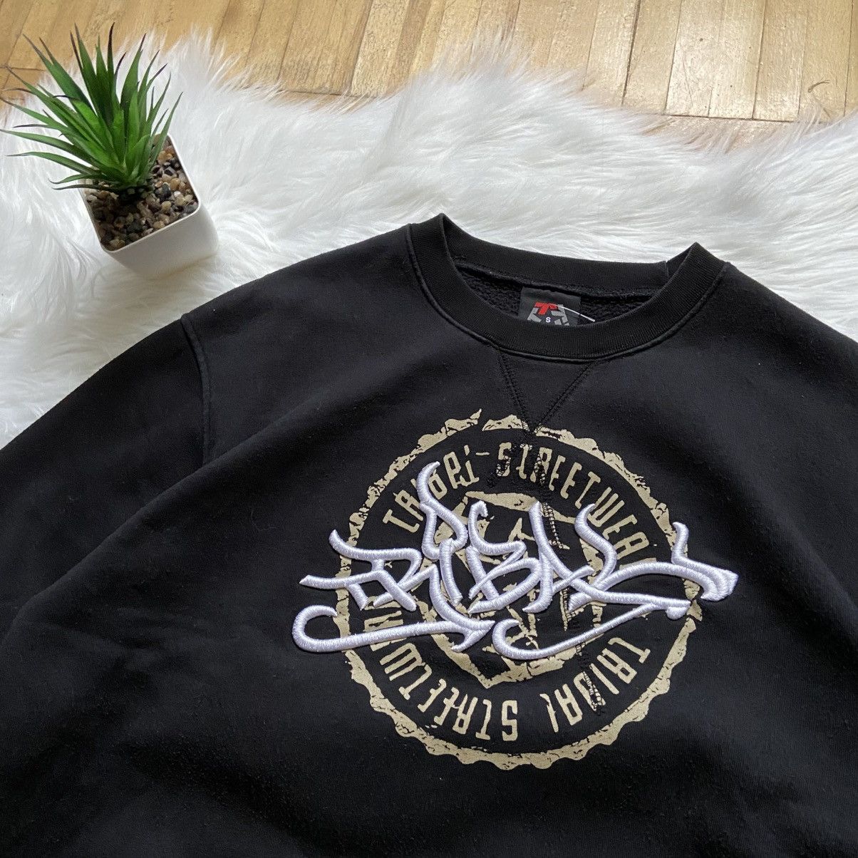 Tribal Streetwear 📌 Vintage 00s Y2K Tribal USA Gear Graffiti Sweatshirt Size US S / EU 44-46 / 1 - 2 Thumbnail