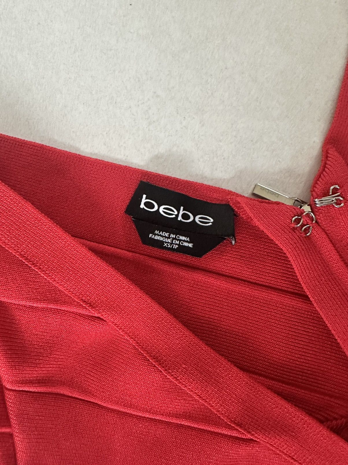 Bebe BEBE RED HIBISCUS BANDAGE CUTOUT MYA MITRED DRESS SIZE XS Size XS / US 0-2 / IT 36-38 - 6 Thumbnail