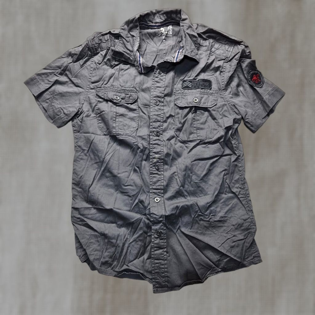 French Connection VINTAGE? No. This is French Connection Shirt, Gray Short Sleeve Button-Up with Pockets - Men S, Cotton Blend, Plaid Pattern, Classic Style Size US S / EU 44-46 / 1 - 1 Thumbnail