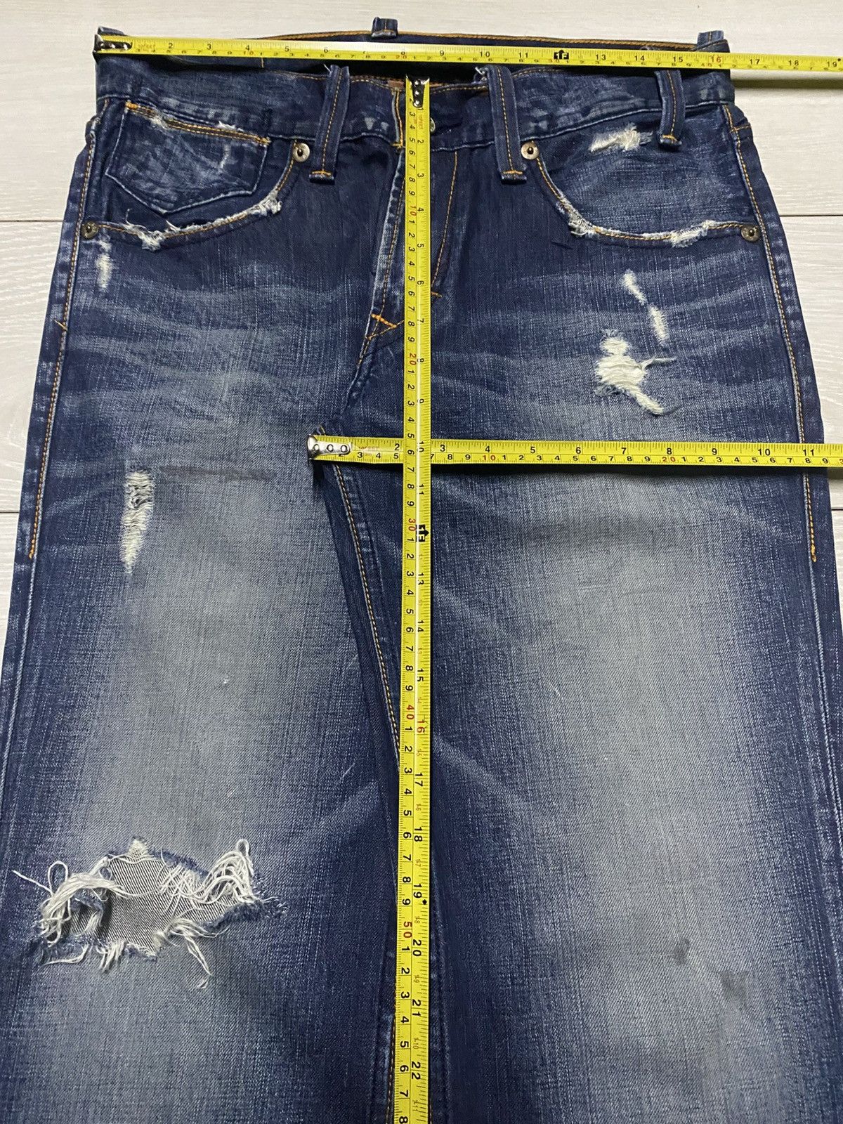 Levi's Vintage Levis 504 Fade Wash Distressed Straight Loose Jeans Size US 32 / EU 48 - 19 Thumbnail