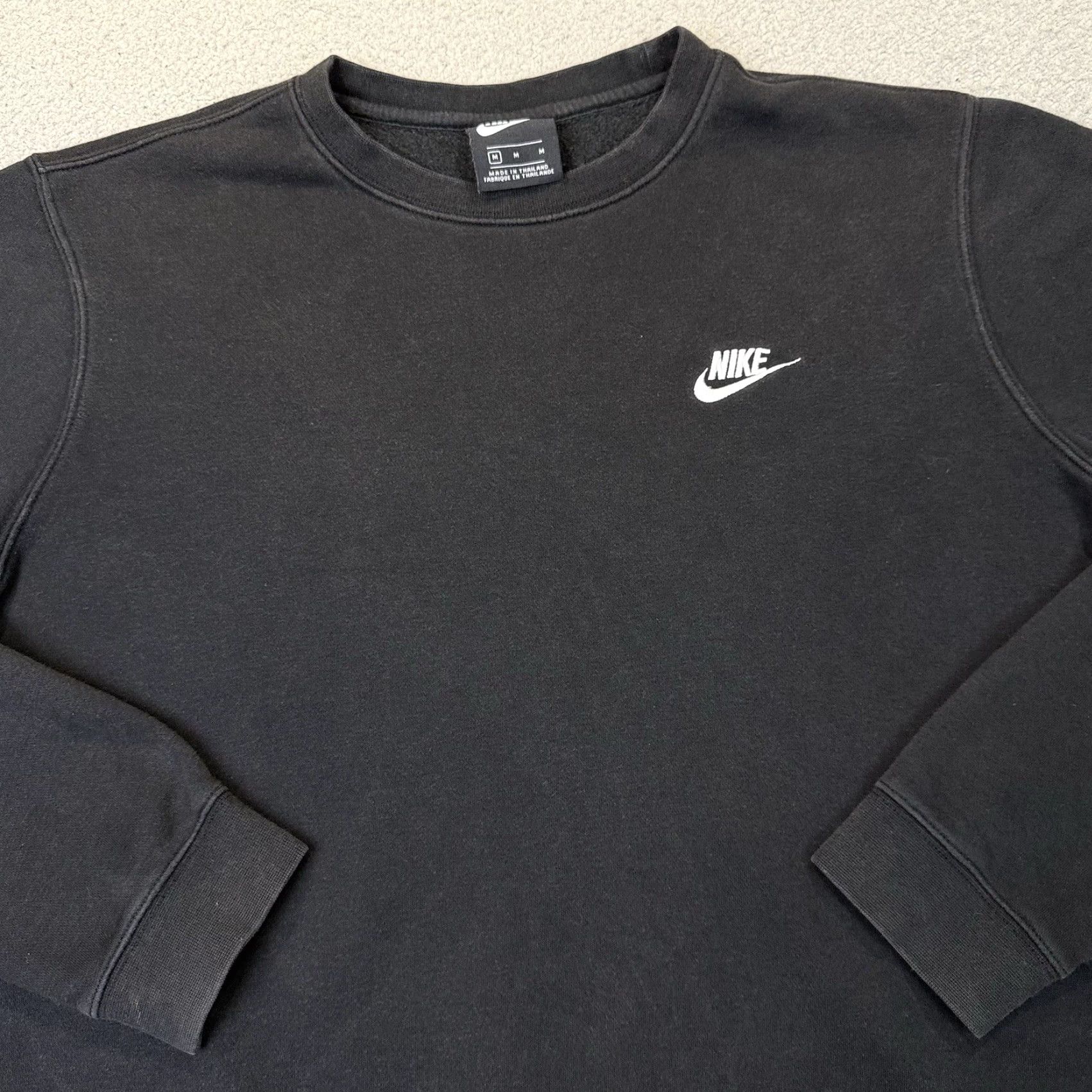 Nike VINTAGE Nike Fleece Crewneck Sweatshirt Mens M Black PullOver Swoosh Distressed Embroidered Logo Sweatshirt Size US M / EU 48-50 / 2 - 2 Thumbnail