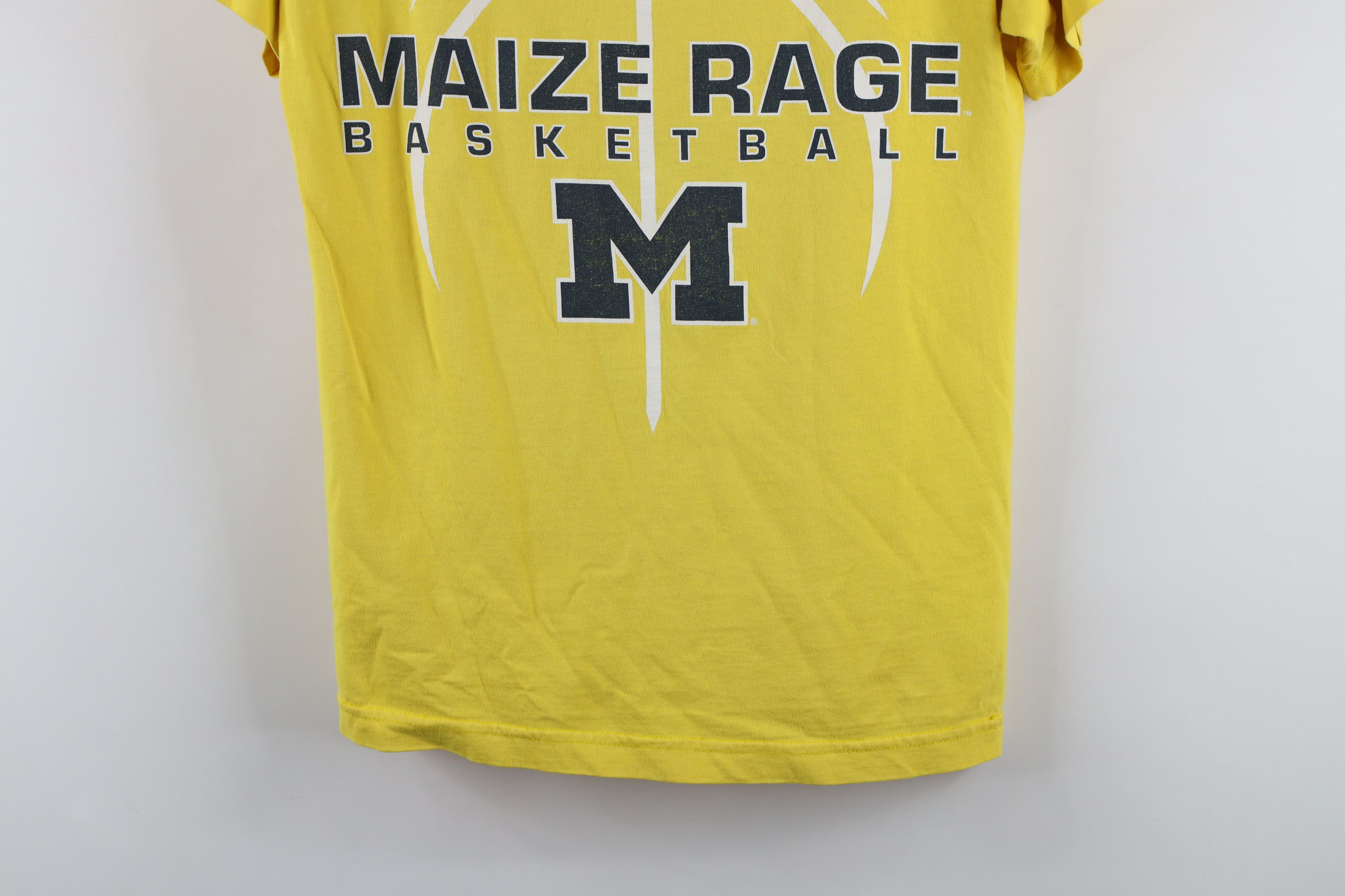 Nike × Vintage Vintage Nike University of Michigan Basketball T-Shirt Size US S / EU 44-46 / 1 - 3 Thumbnail