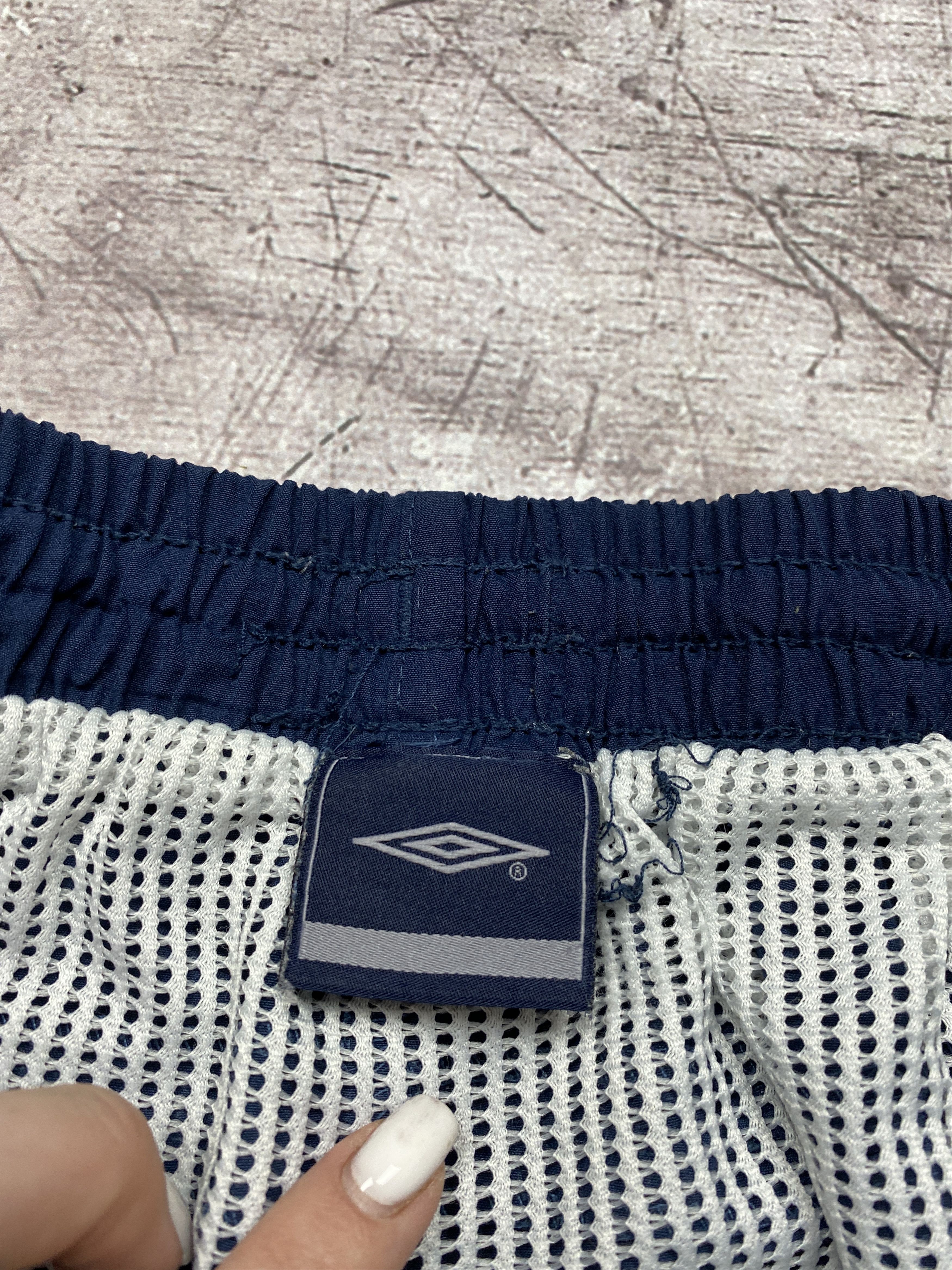 Umbro Umbro Vintage Mens Nylon Shorts Size US 38 / EU 54 - 5 Thumbnail