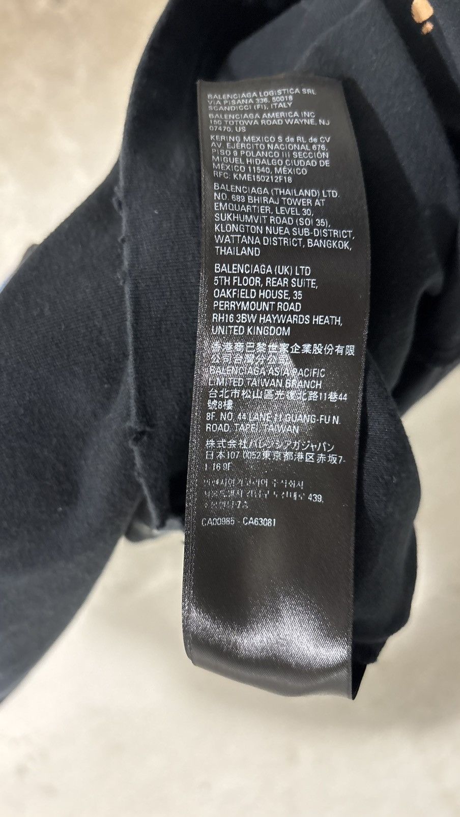 Balenciaga 90% Balenciaga 10% Myself Tee Size US S / EU 44-46 / 1 - 17 Thumbnail