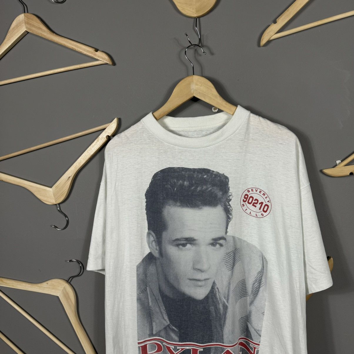 Vintage Vintage Beverly Hills 90210 Dylan 90s Movie T-shirt Size US XL / EU 56 / 4 - 2 Thumbnail