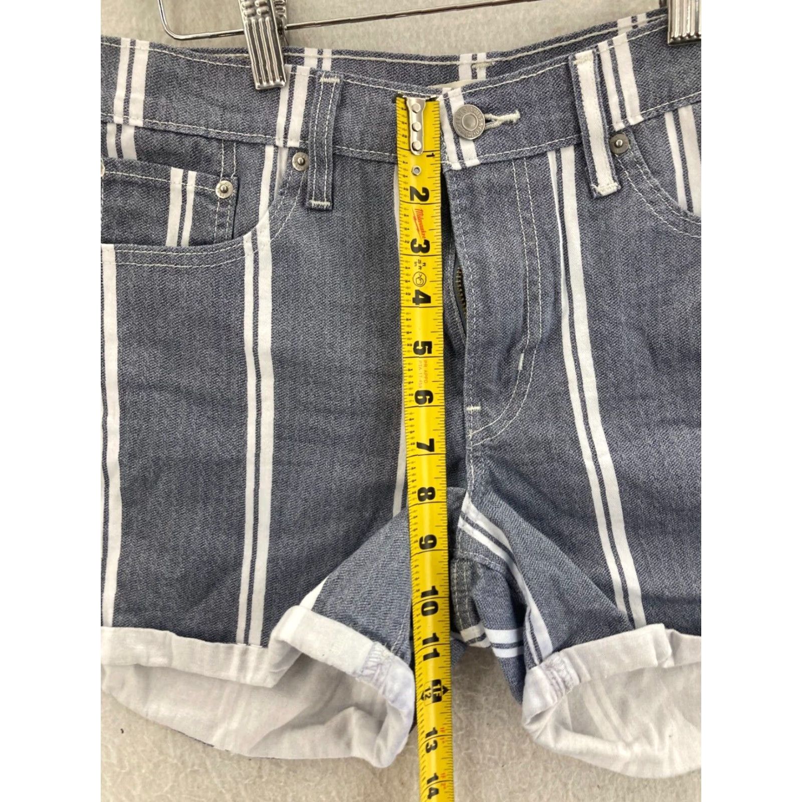 Levi's LEVI'S ShortS Womens 30 Mid-Length Slim Striped Denim Casual 9.5" Inseam Multicolor 90s Sailor Womens Size 30" / US 8 / IT 44 - 4 Thumbnail