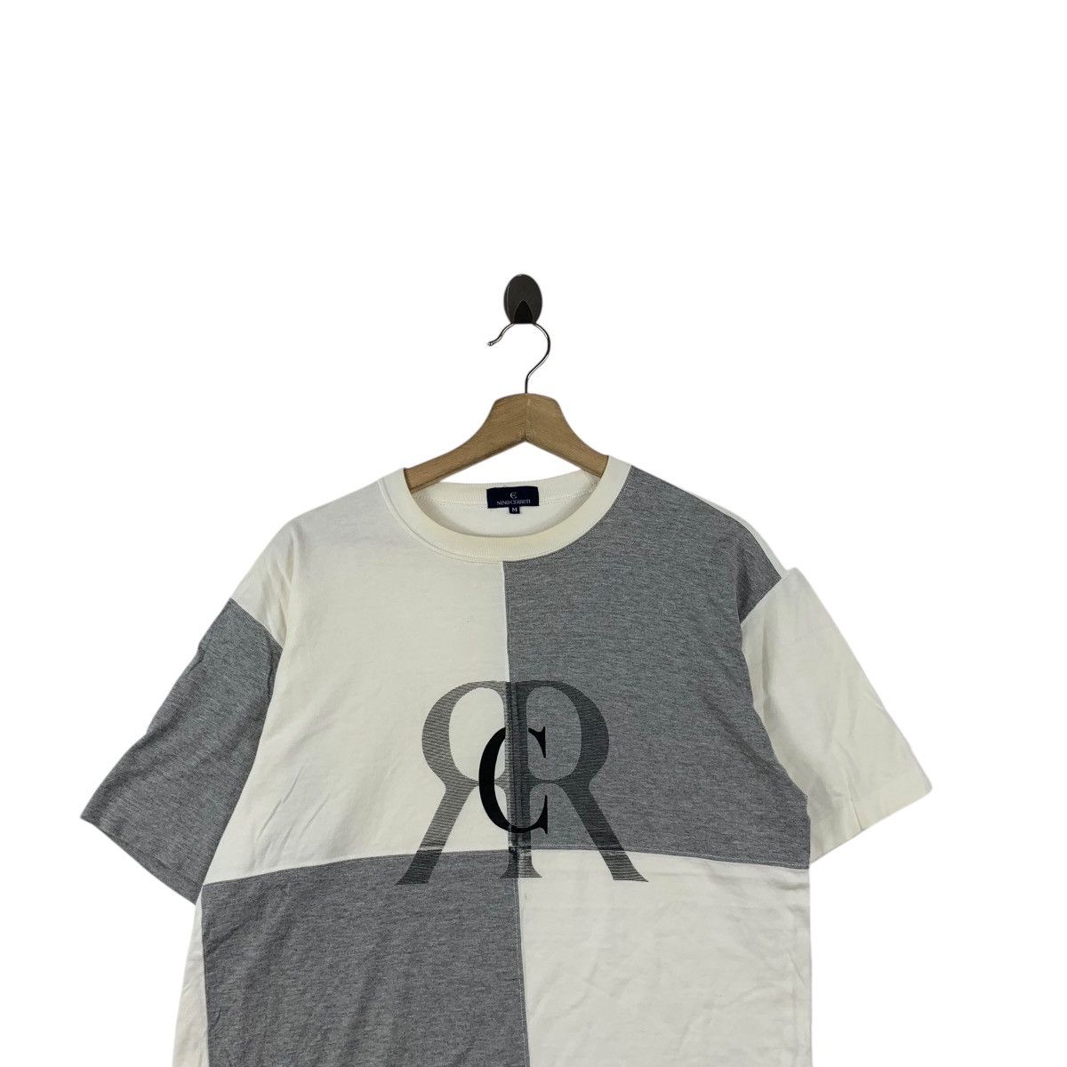 Vintage Vintage NINO CERRUTI ITALY Center Logo Patch Tee Shirt Size M / US 6-8 / IT 42-44 - 2 Thumbnail
