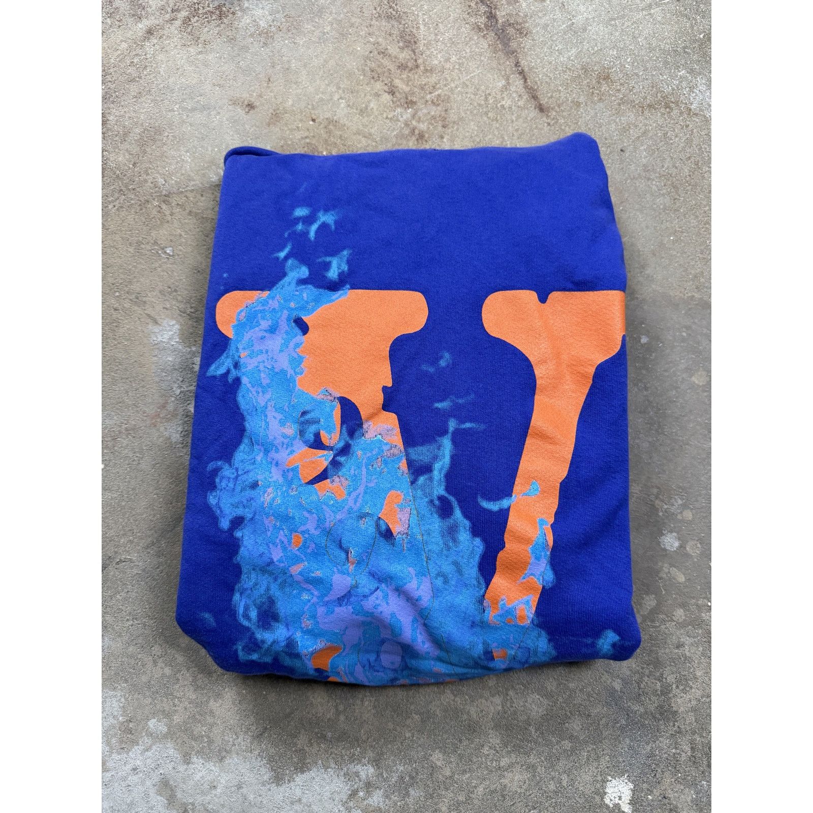 Vlone VLONE Juice Wrld Hoodie Blue Orange Used XL Size US XL / EU 56 / 4 - 2 Thumbnail
