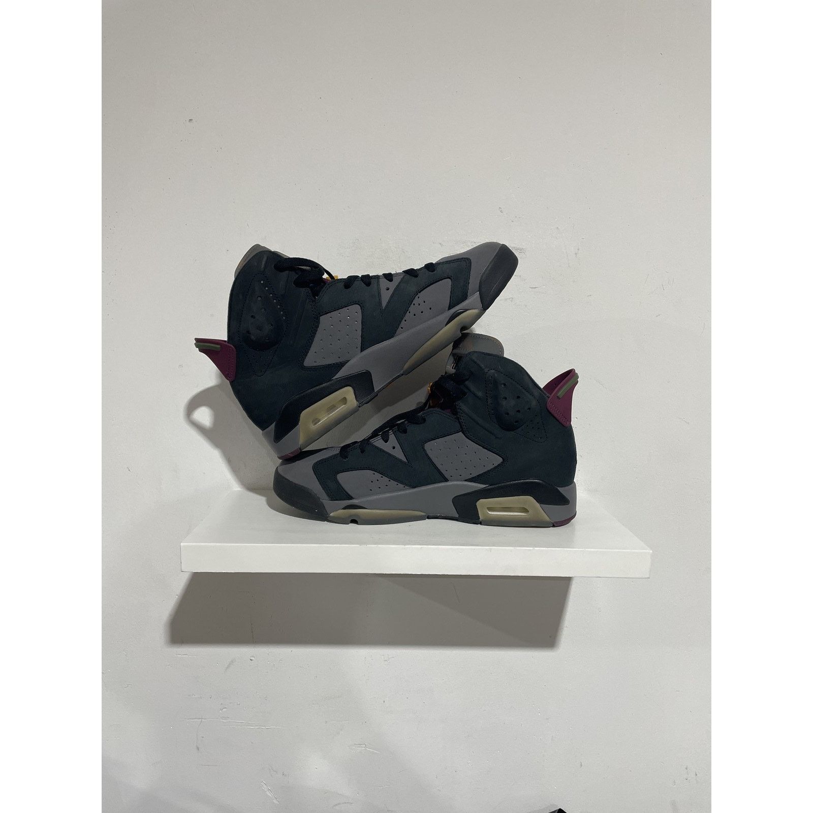 Jordan Brand JORDAN 6 BORDEAUX SIZE 10 PREOWNED Size US 10 / EU 43 - 3 Thumbnail