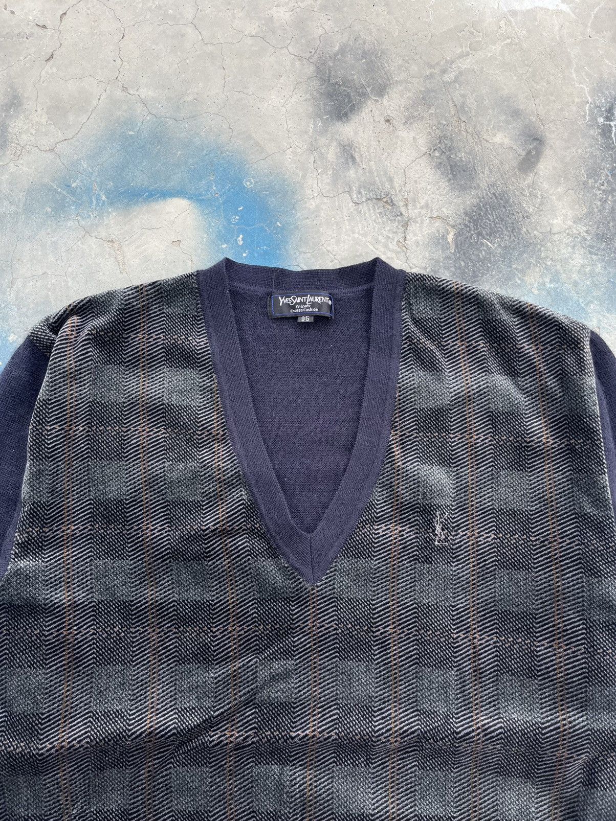 Yves Saint Laurent crazy ysl yvessaintlaurent v neck plaid sweater wool Size US M / EU 48-50 / 2 - 1 Thumbnail