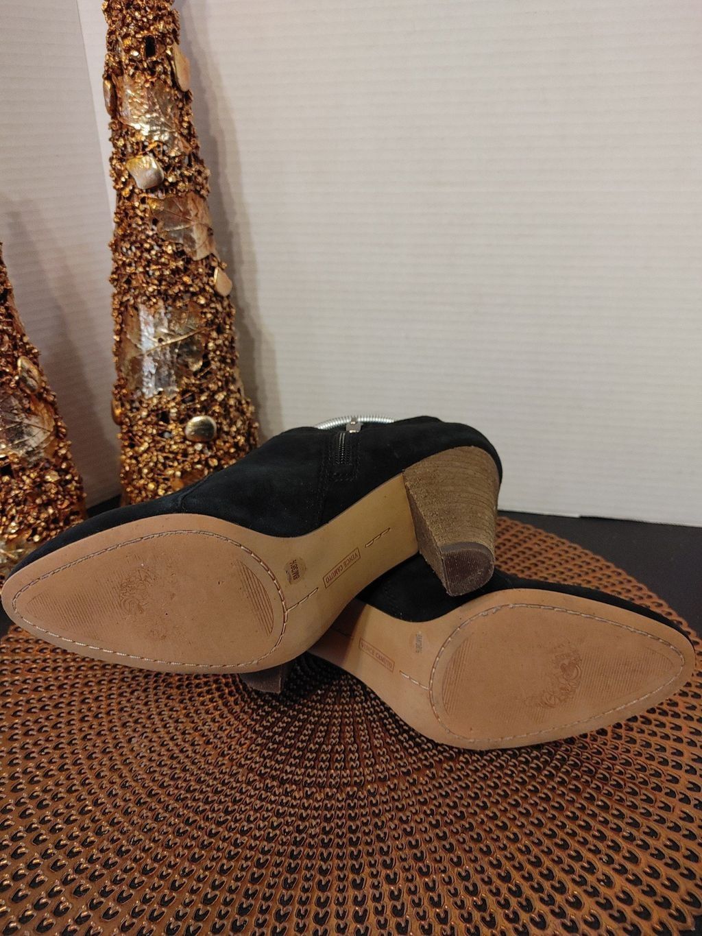 Vince Camuto Vince Camuto Fileana Suede Booties Size 8M Size US 8 / IT 38 - 5 Thumbnail