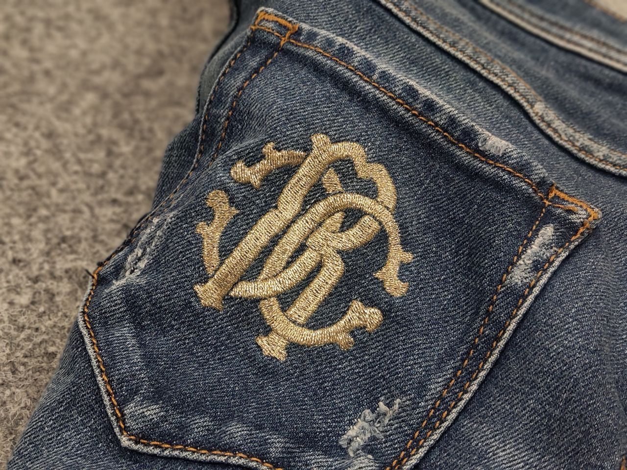Roberto Cavalli Vintage Roberto Cavalli Design Logo Distressed Denim Jeans Size 42" / US 20 - 13 Thumbnail