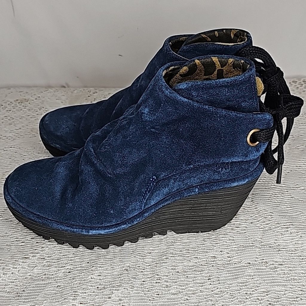 Fly London RARE Fly London Yebi blue suede ruched wedge ankle boots 6 Size US 6 / IT 36 - 6 Thumbnail
