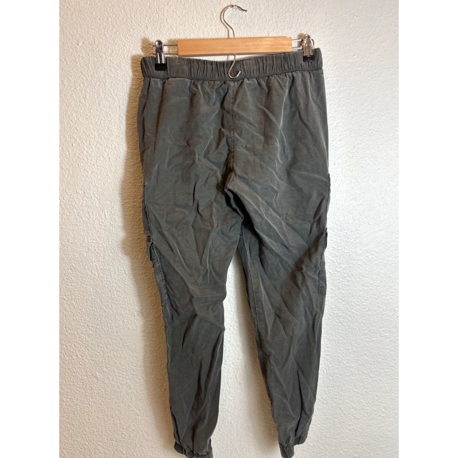 Banana Republic Banana Republic Lyocell Cargo Pants Women’s XS Petite Army Green 28x25 Size 26" / US 2 / IT 38 - 6 Thumbnail