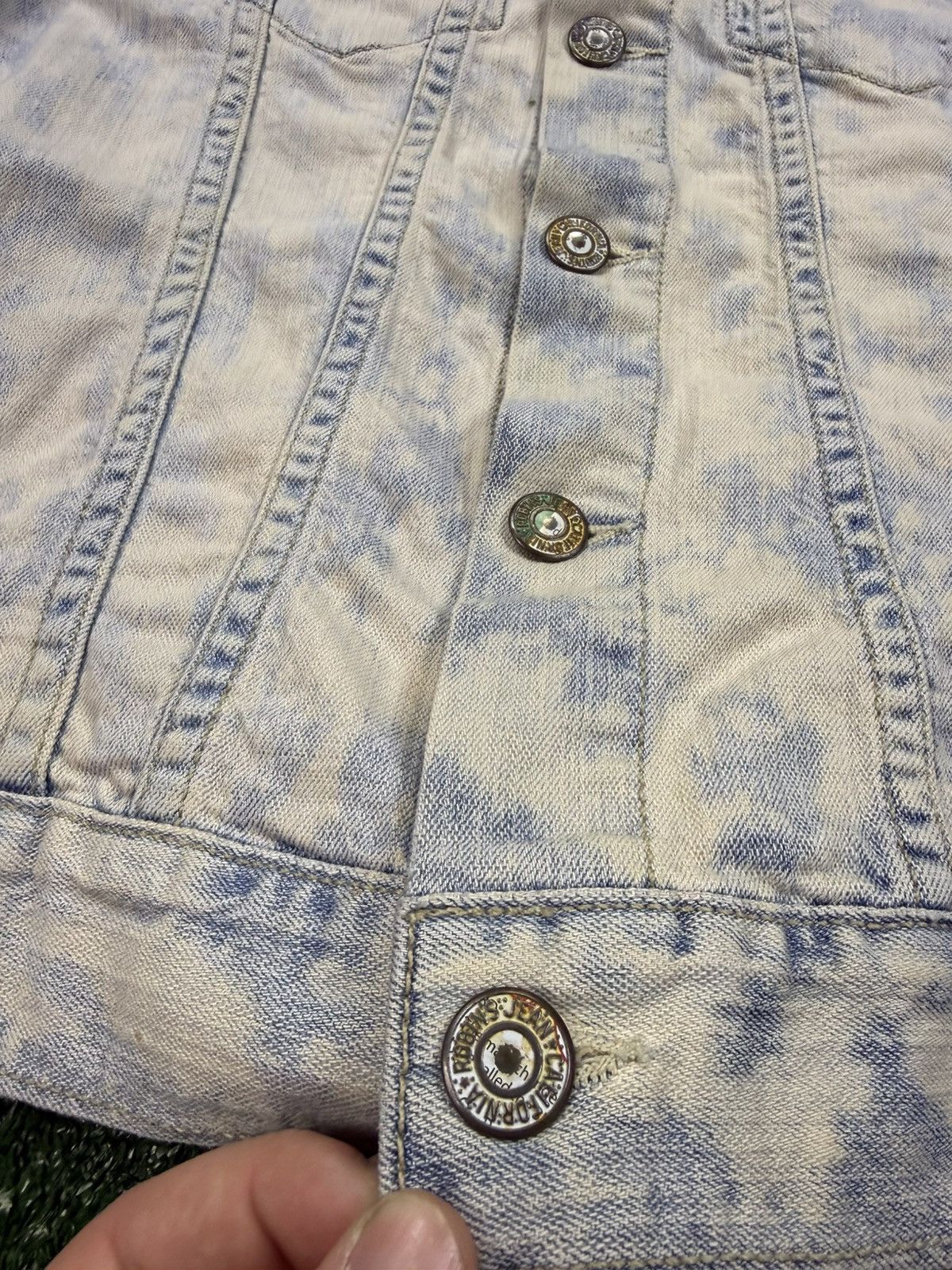 Robins Jeans Men’s size small robins Jean Jean jacket blue acid wash Size US S / EU 44-46 / 1 - 11 Thumbnail