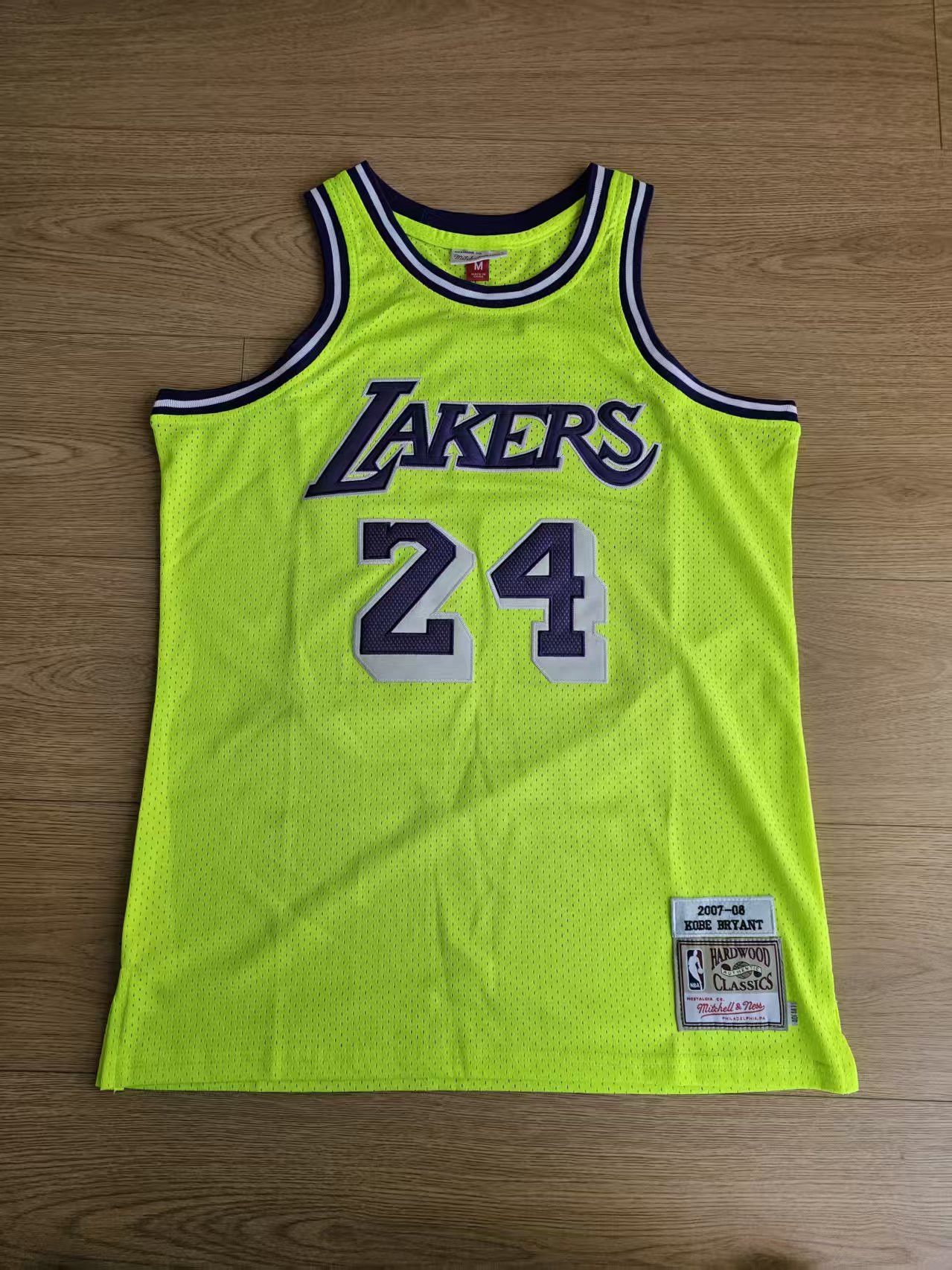 NBA 2007 08 Los Angeles Lakers #24 Kobe Bryant Jersey Green Size US M / EU 48-50 / 2 - 1 Thumbnail