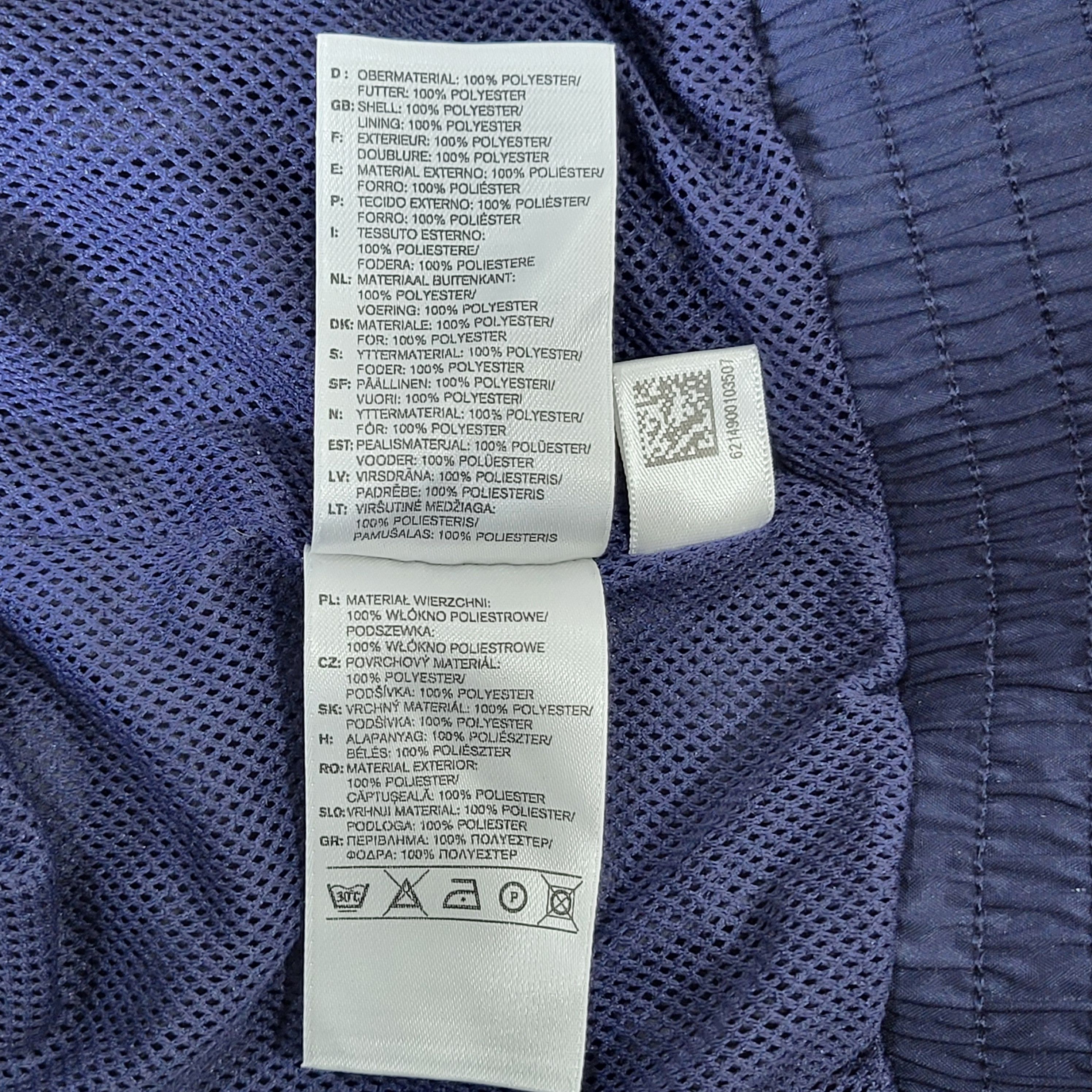 Adidas Vintage Adidas jacket.Size S but fit M. Size US S / EU 44-46 / 1 - 9 Thumbnail