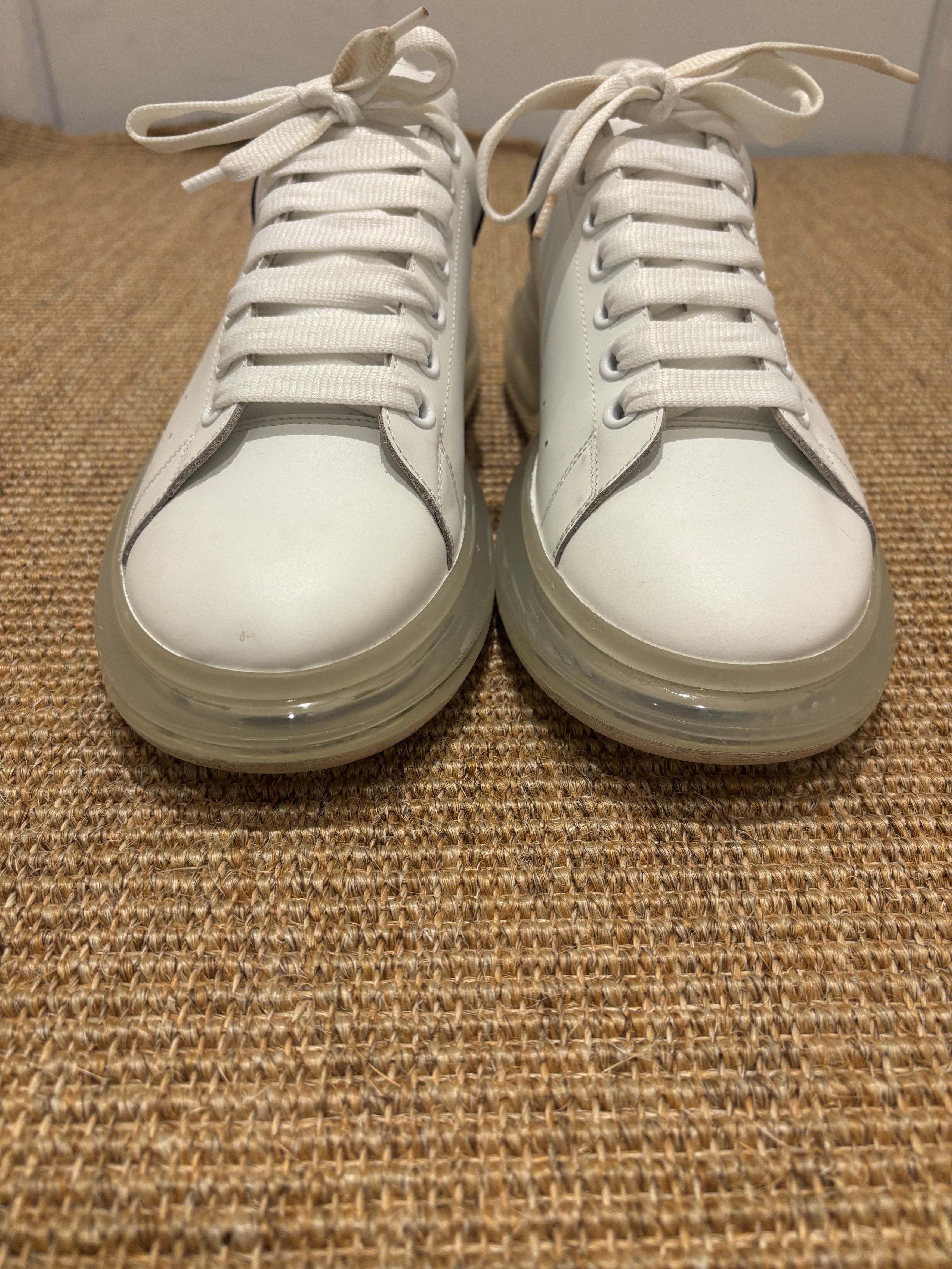 Alexander McQueen Basket de luxe Alexander McQueen oversize blanc et bleu Size US 10.5 / EU 43-44 - 9 Thumbnail