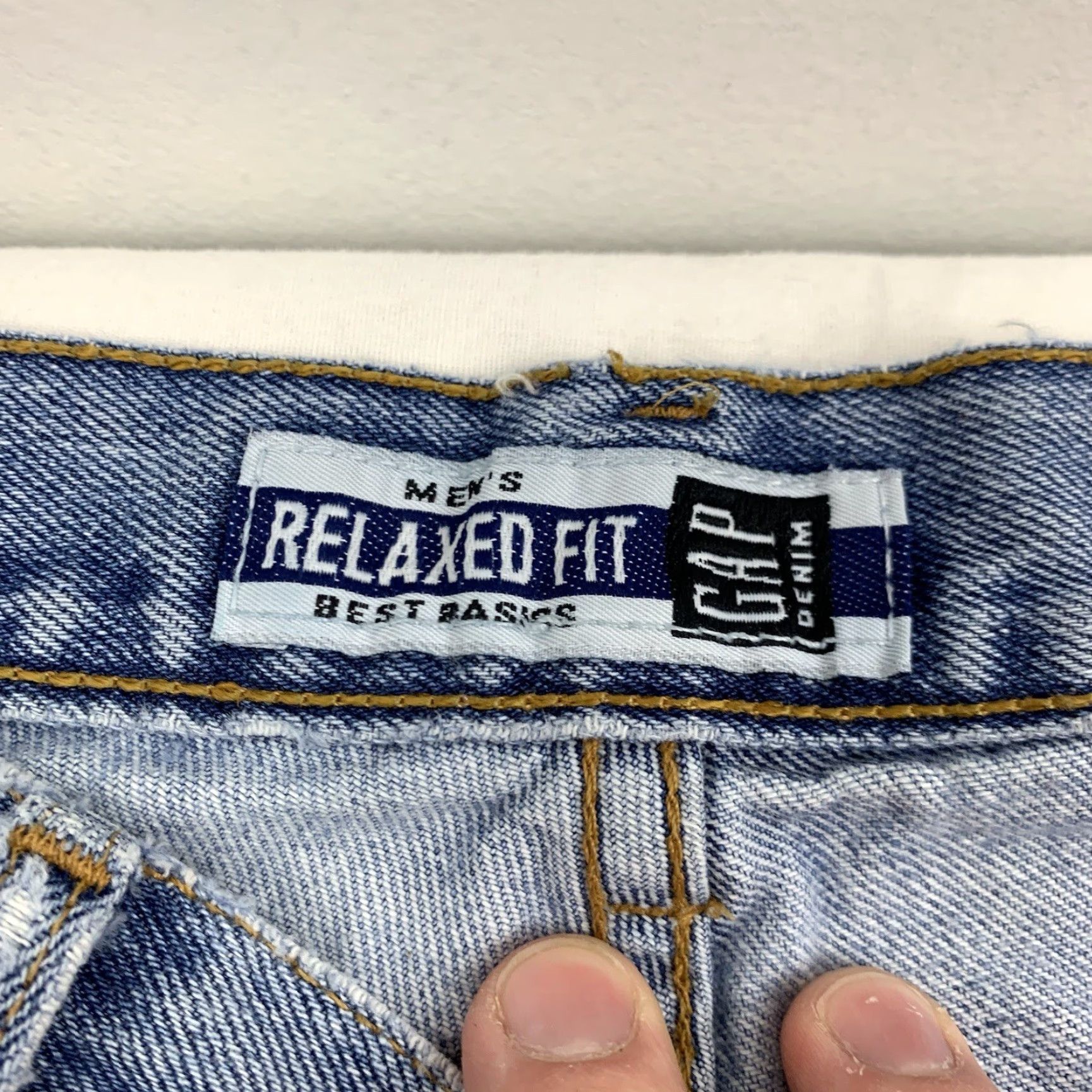 Gap VINTAGE Gap Jeans Men Adult 32 Blue Relaxed Fit Straight Leg Button Fly Thrashed 90s Grunge 90s American Size US 32 / EU 48 - 5 Thumbnail