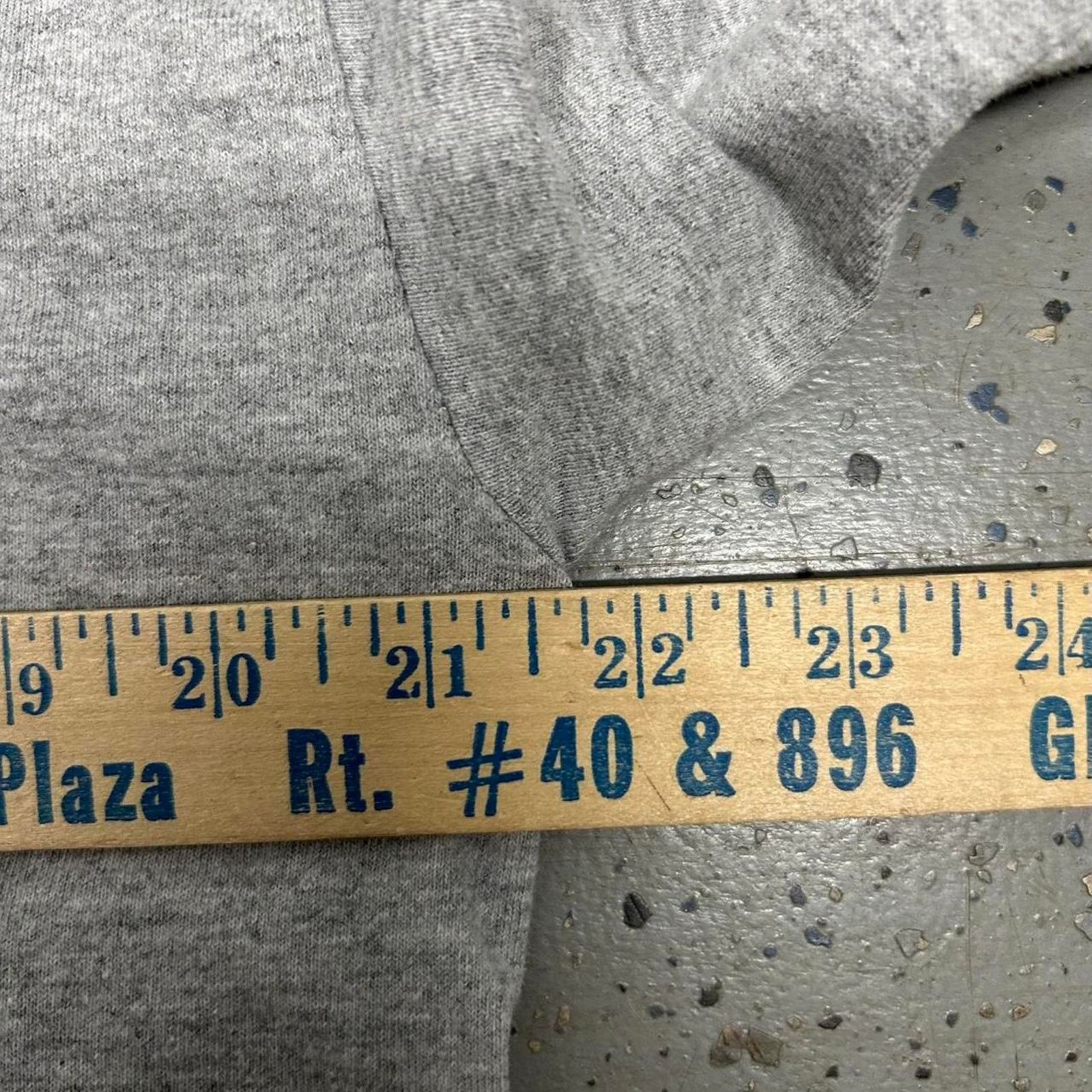Gildan Y2K Grey and blue Bradshaw University logo t-shirt Size US L / EU 52-54 / 3 - 4 Thumbnail