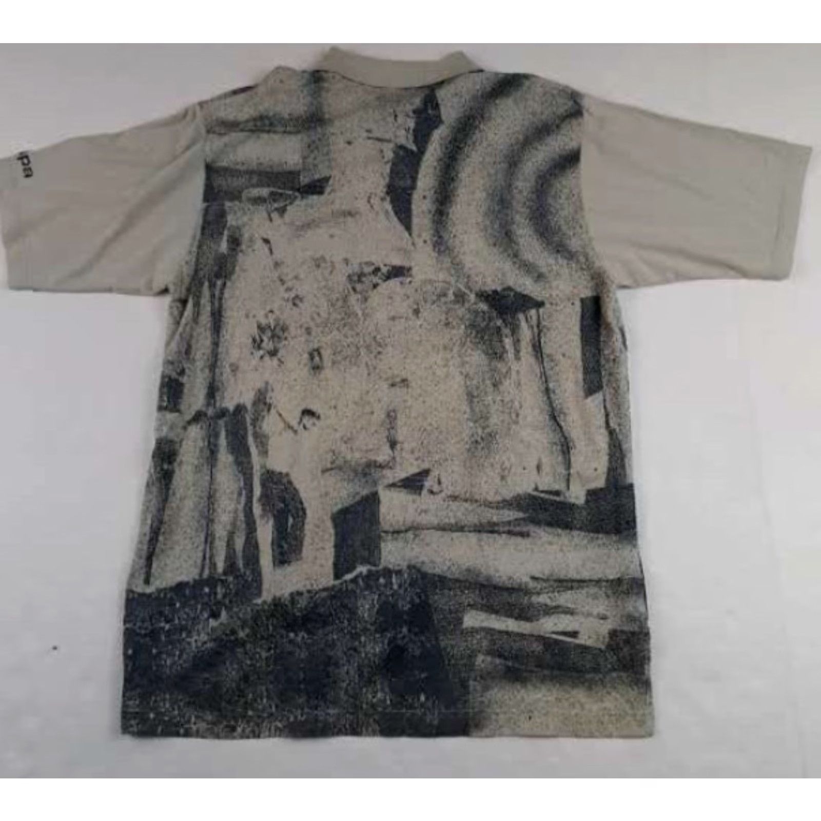 Gloverall IXSPA Golf Shirt XL Button-Up Short Sleeve Multicolor Microfiber Print 28in long 24in pit to pit Men Classic Golf Print IXSPA Shirt Size US XL / EU 56 / 4 - 5 Thumbnail
