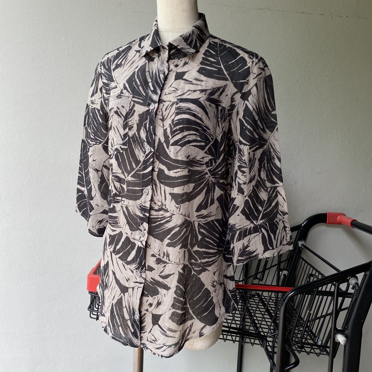 Max Mara Max Mara WEEKEND Beige Leaf Print Button-Up Shirt Size XS / US 0-2 / IT 36-38 - 16 Thumbnail