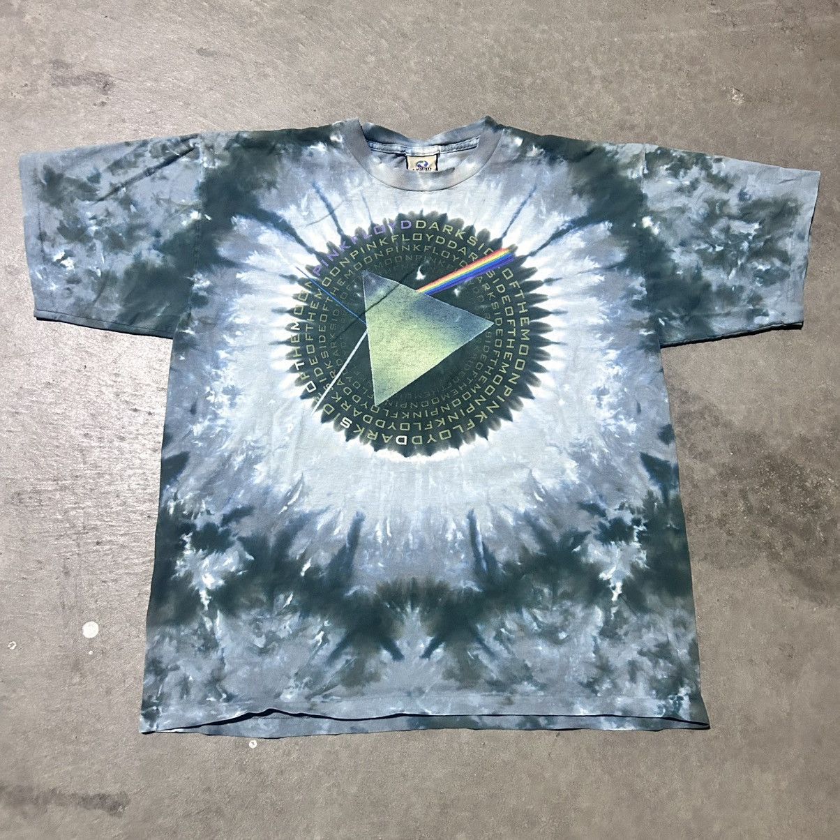 Pink Floyd Pink floyd liquid blue tie dye band tee shirt Size US XL / EU 56 / 4 - 1 Thumbnail