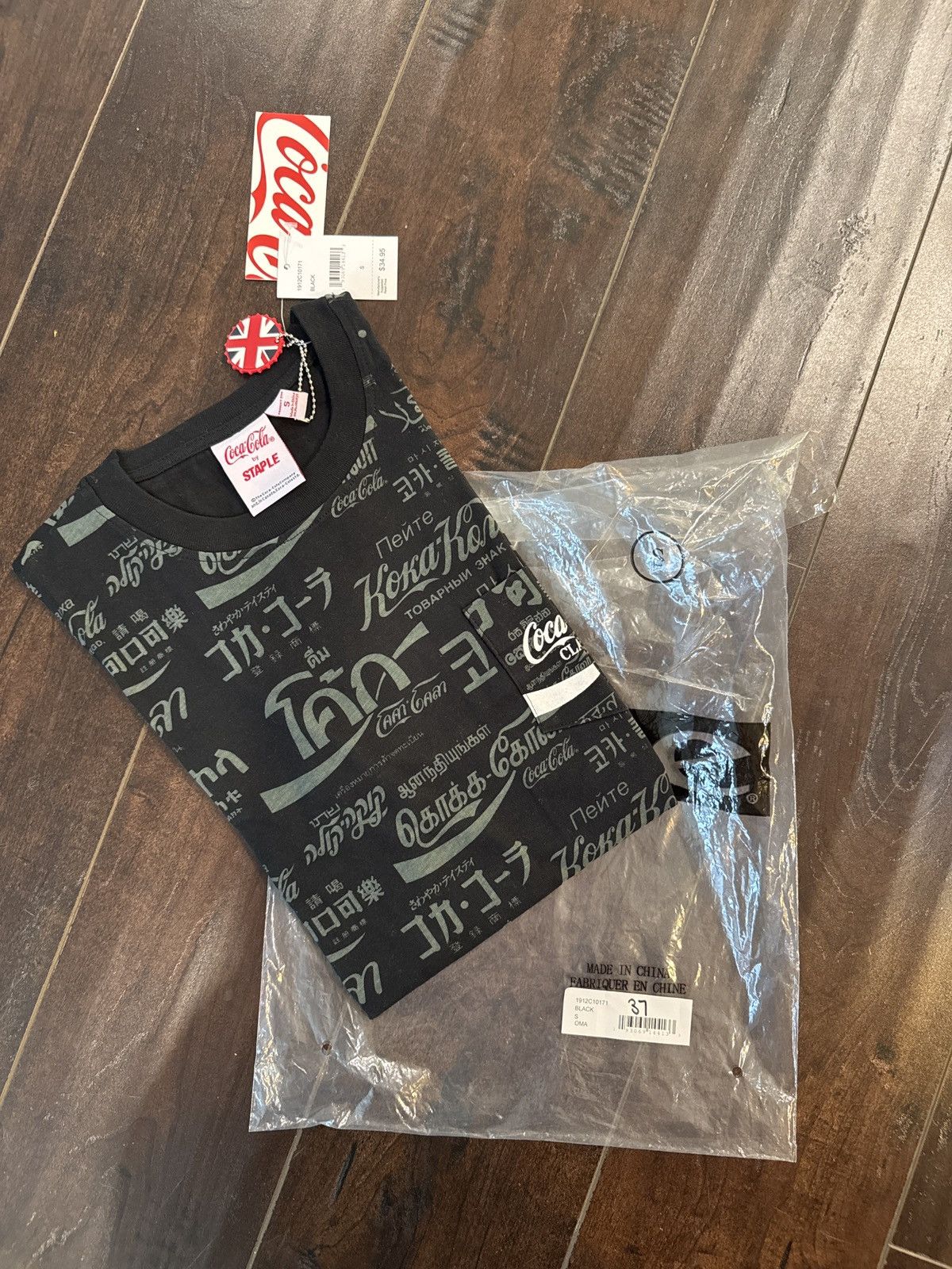Staple Staple x CocaCola Collab - London Exclusive - BRAND NEW Size US S / EU 44-46 / 1 - 1 Thumbnail