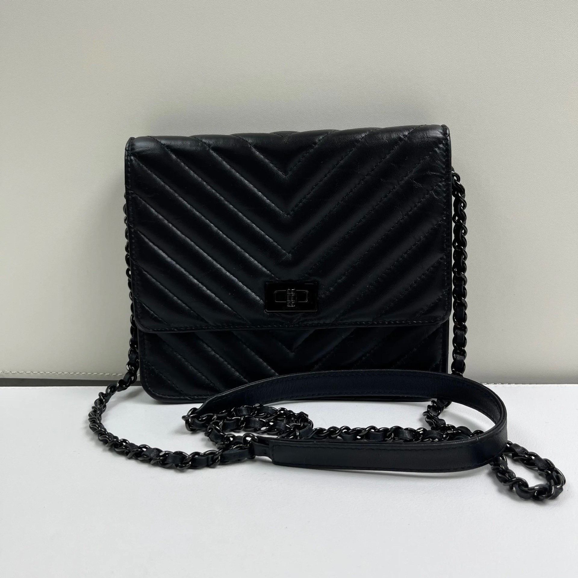 Chanel Pre-loved Bag Very good condition Size ONE SIZE - 1 Thumbnail