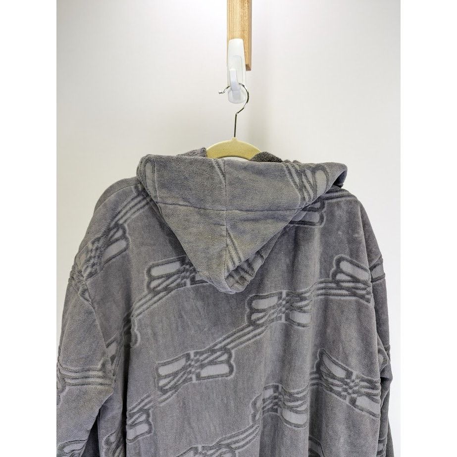 o1rshd1 Monogram Gown in Gray