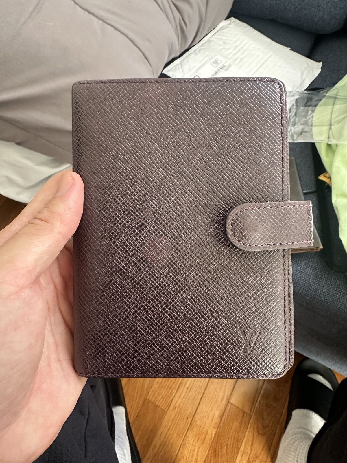 Louis Vuitton Louis Vuitton Bordeaux Taiga Bifold Agenda Size ONE SIZE - 1 Thumbnail